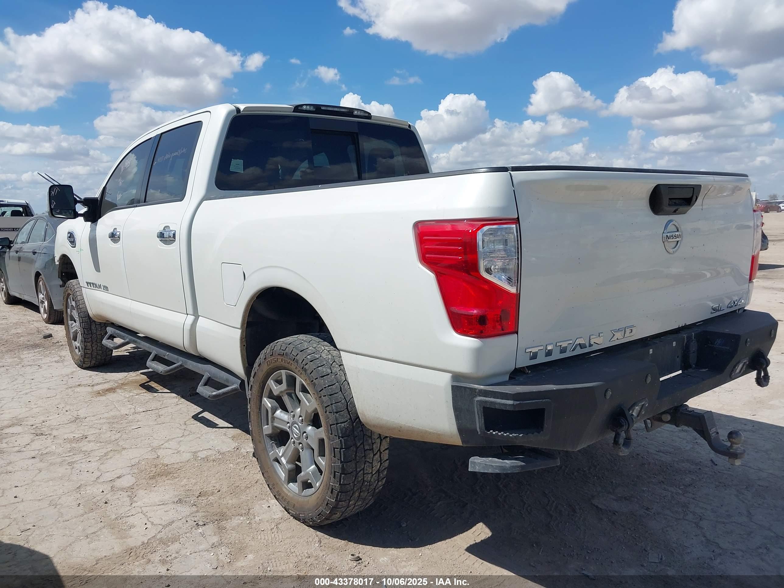 NISSAN TITAN image 3