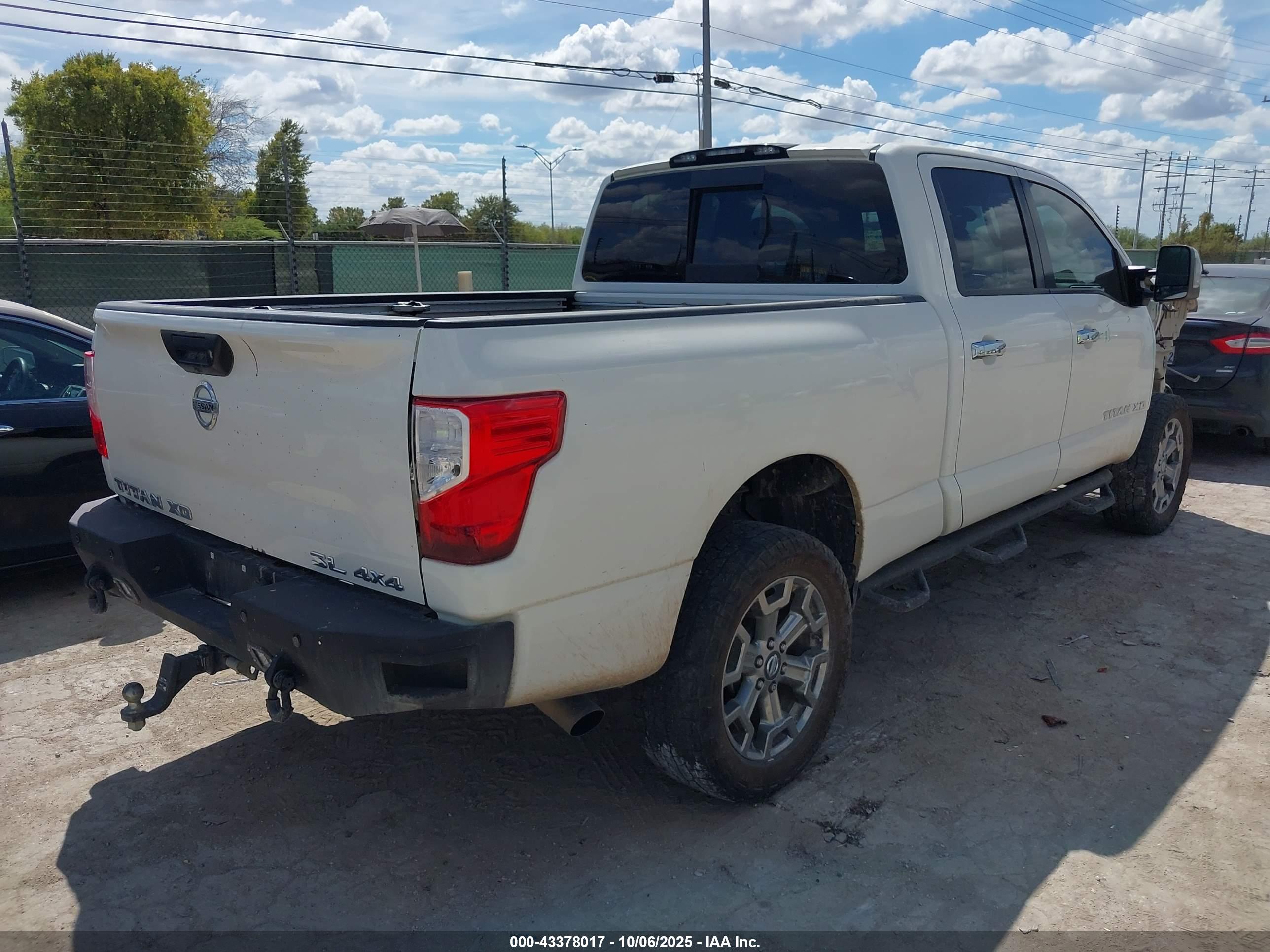 NISSAN TITAN image 4