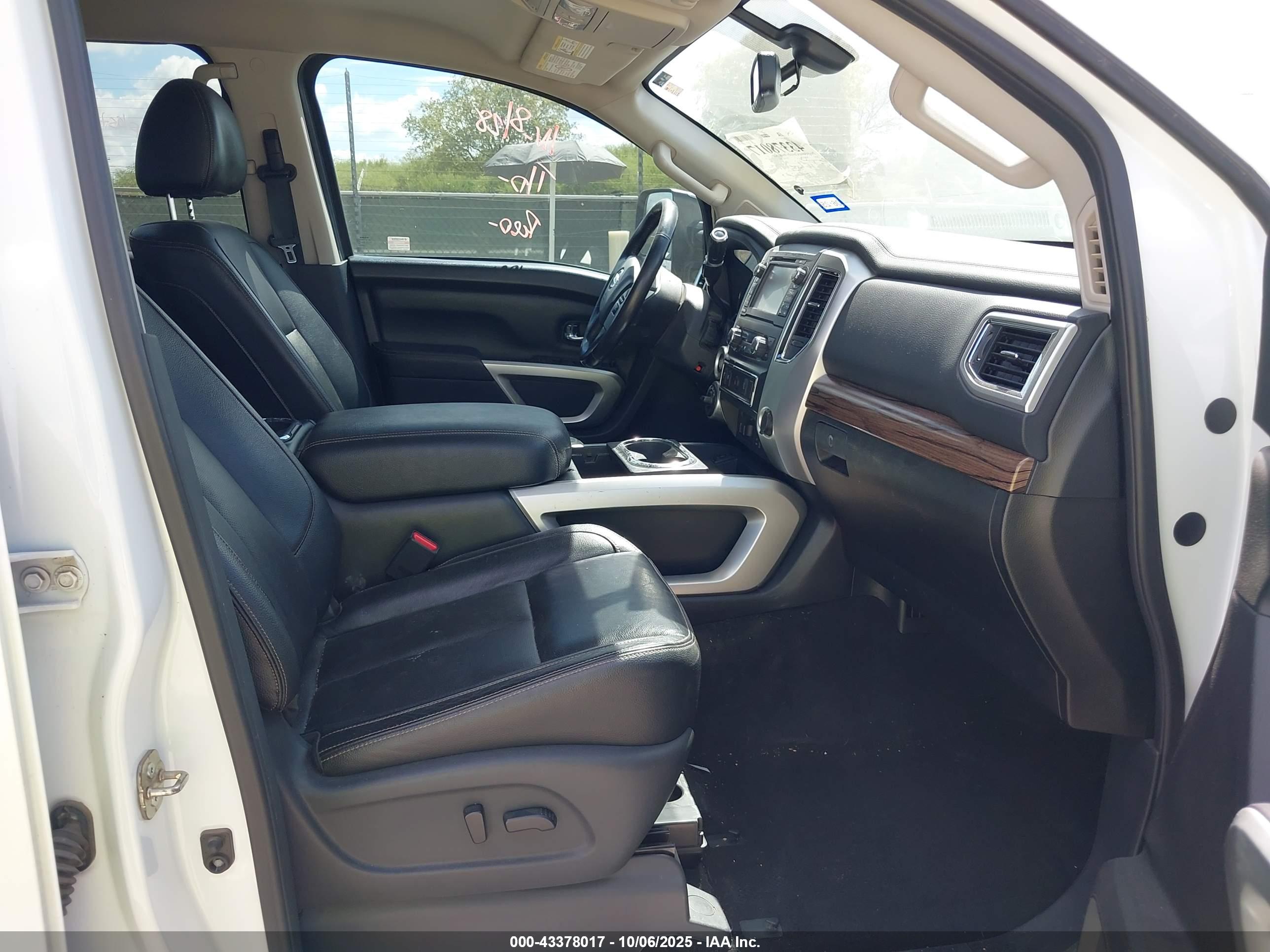 NISSAN TITAN image 5