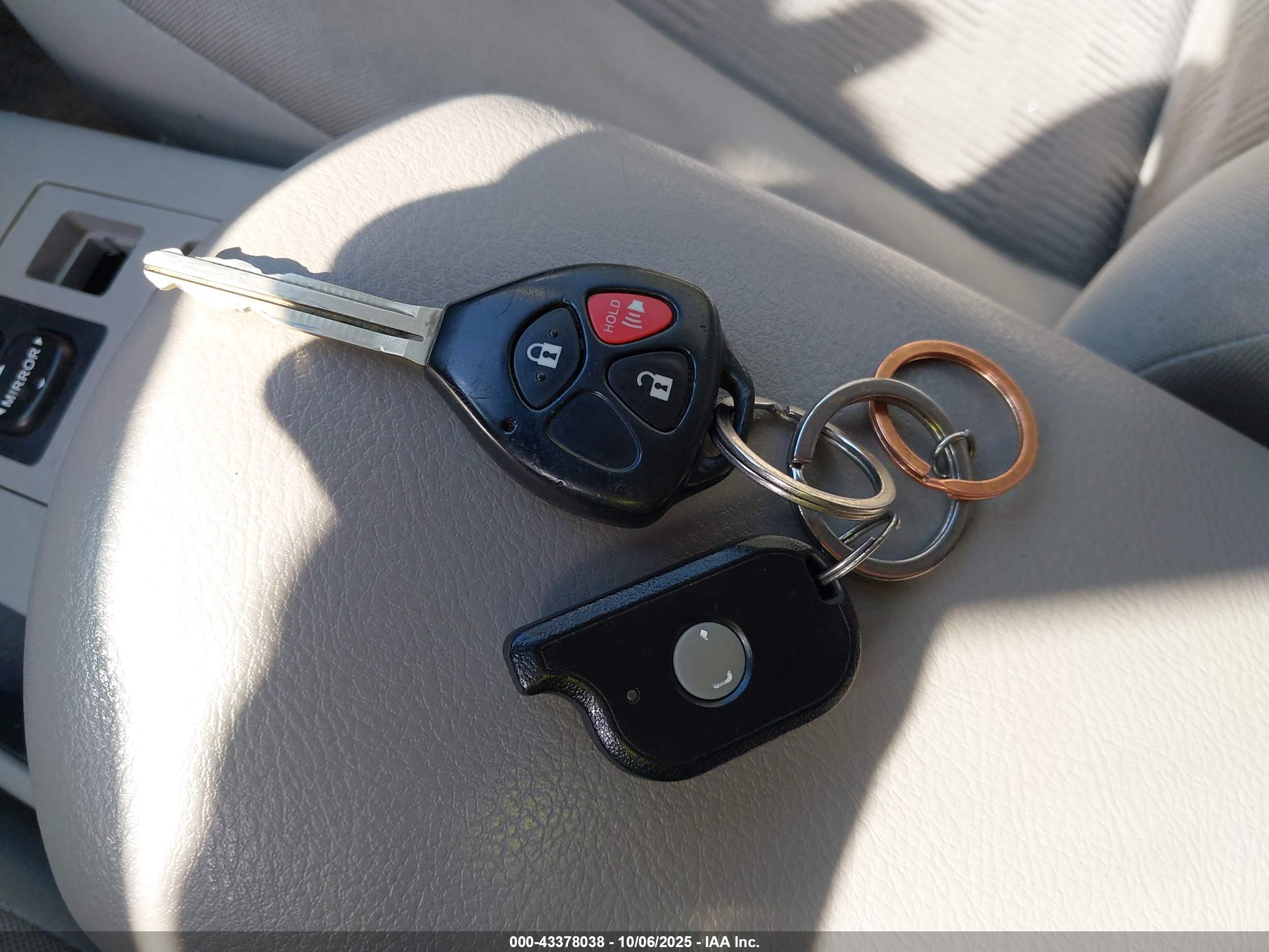 TOYOTA RAV4 image 11