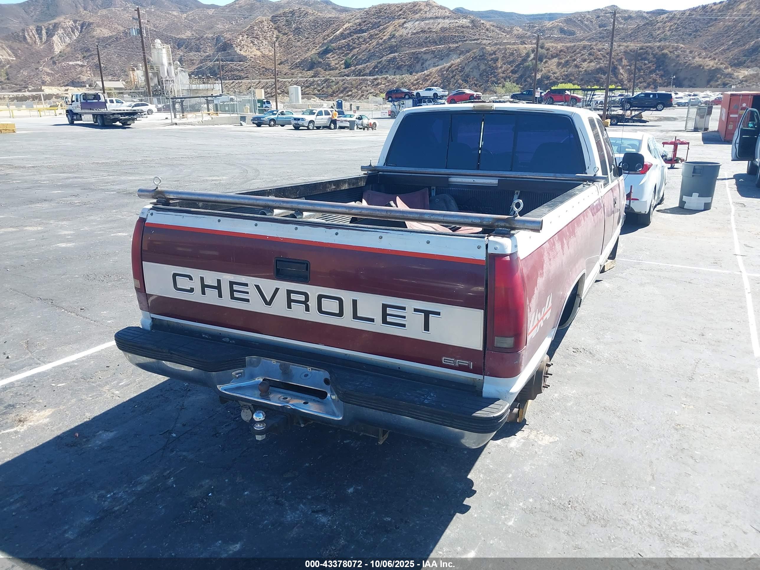 CHEVROLET GMT-400 image 4