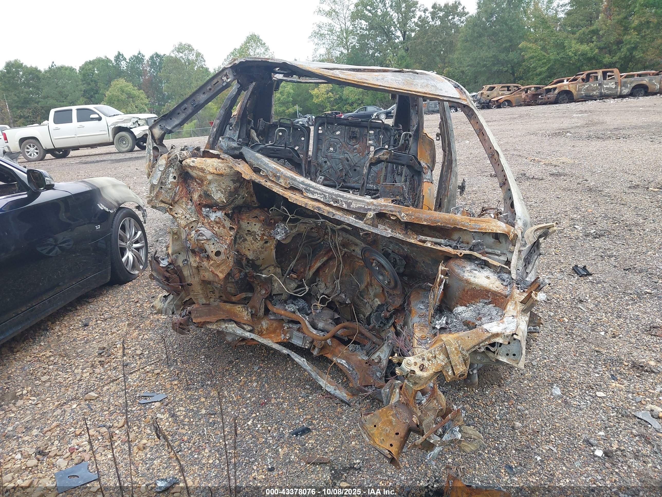 NISSAN ROGUE image 6