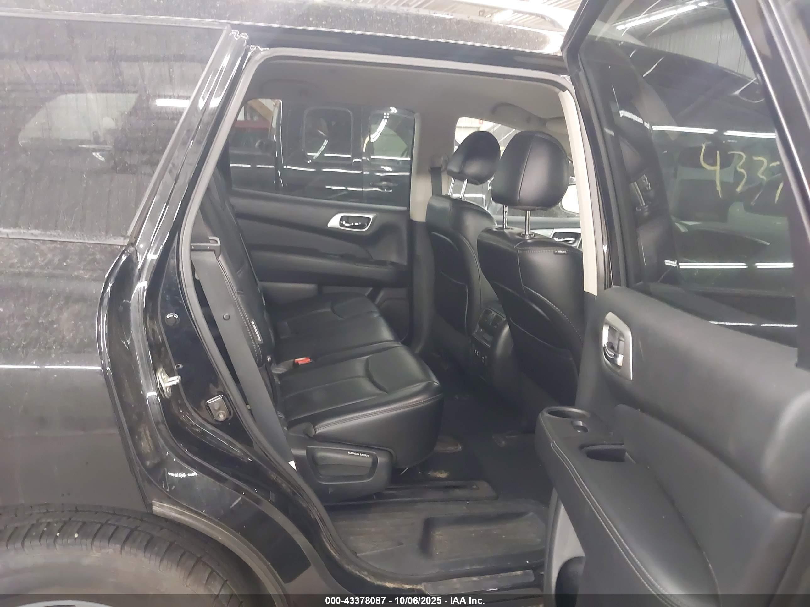 NISSAN PATHFINDER image 8