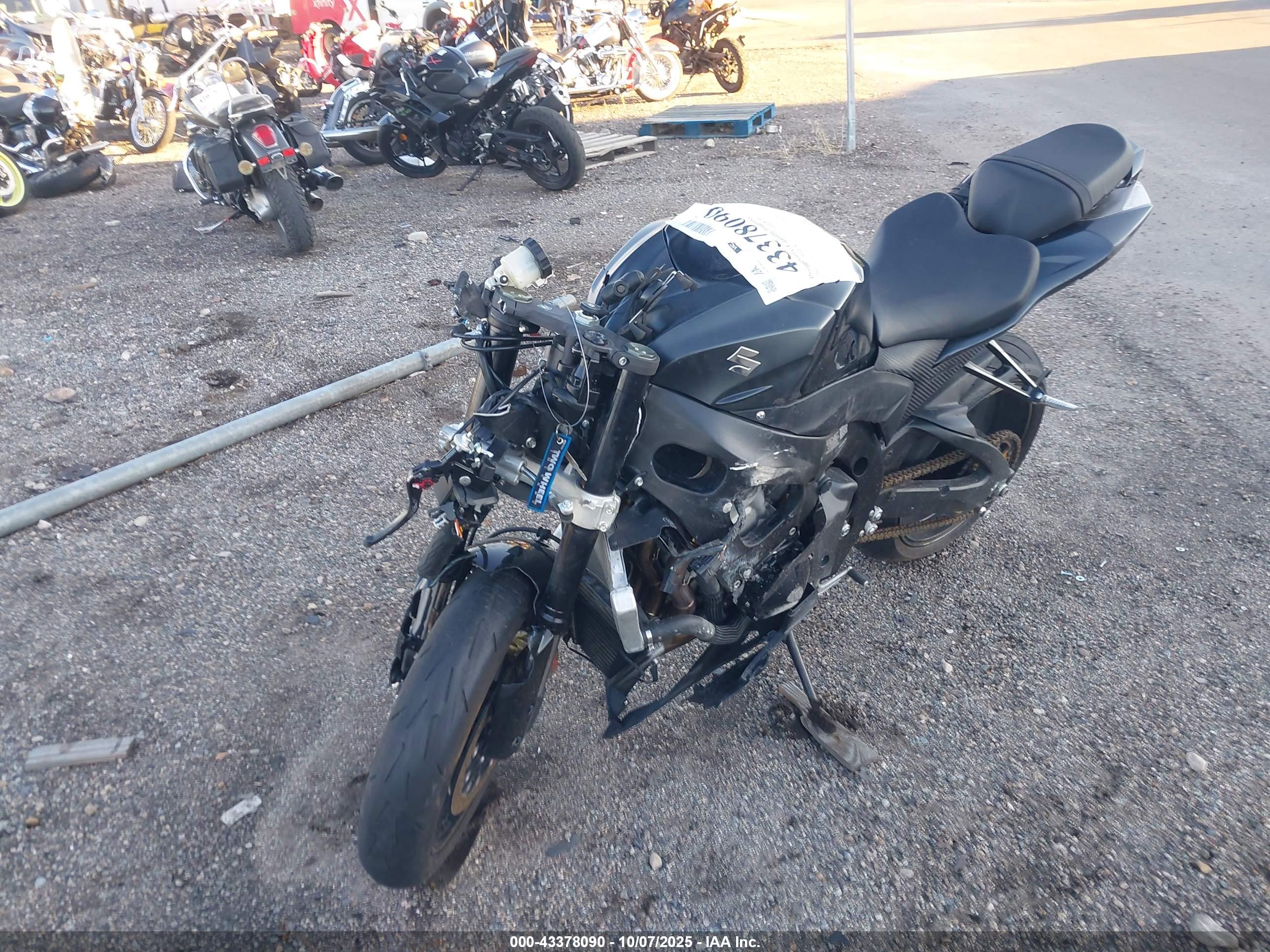 SUZUKI GSX-R1000 image 2