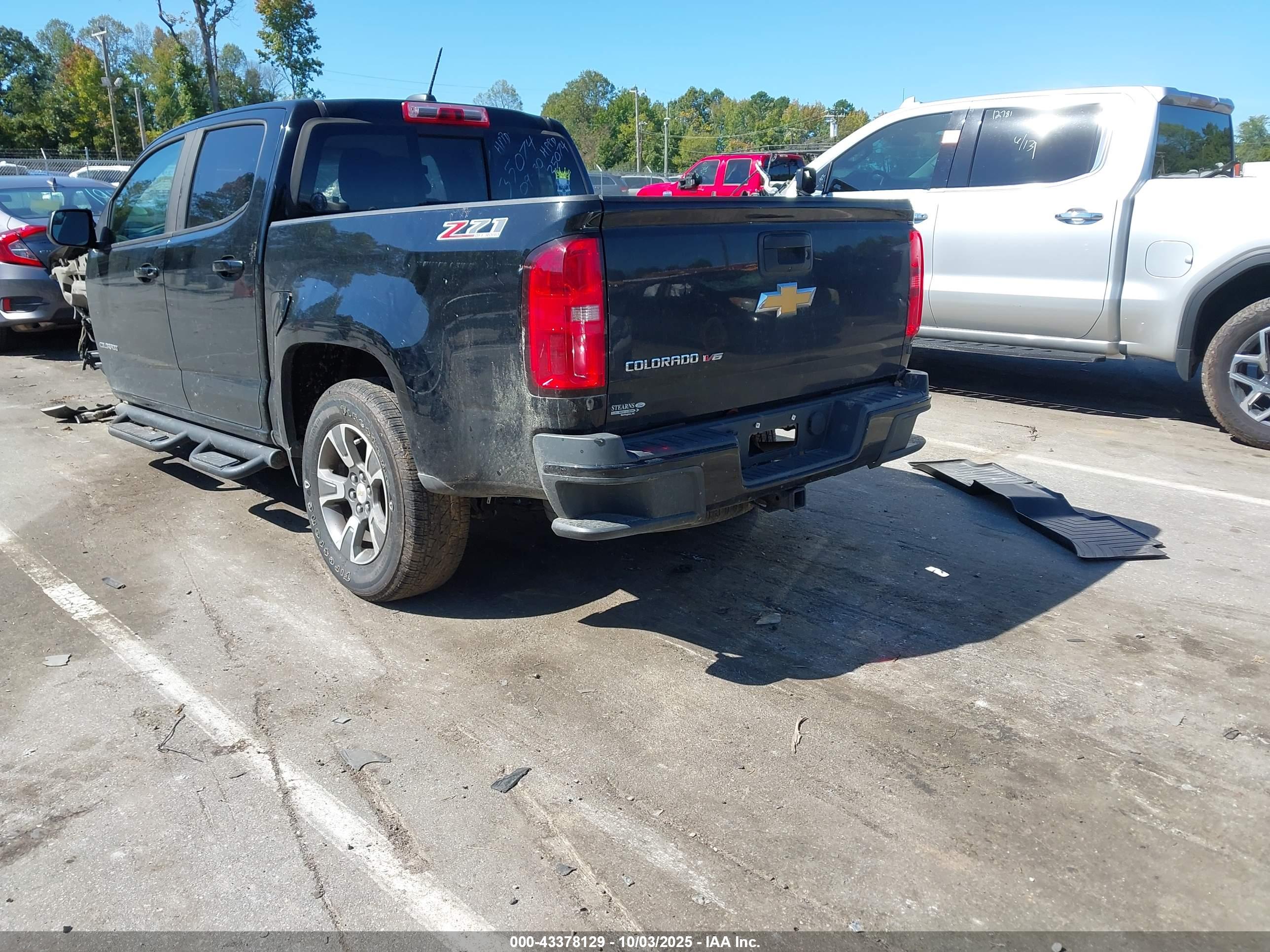 CHEVROLET COLORADO image 3