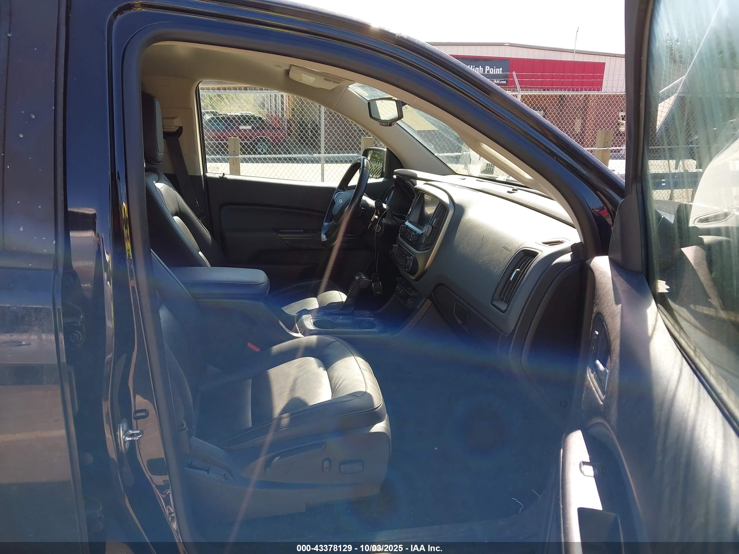 CHEVROLET COLORADO image 5
