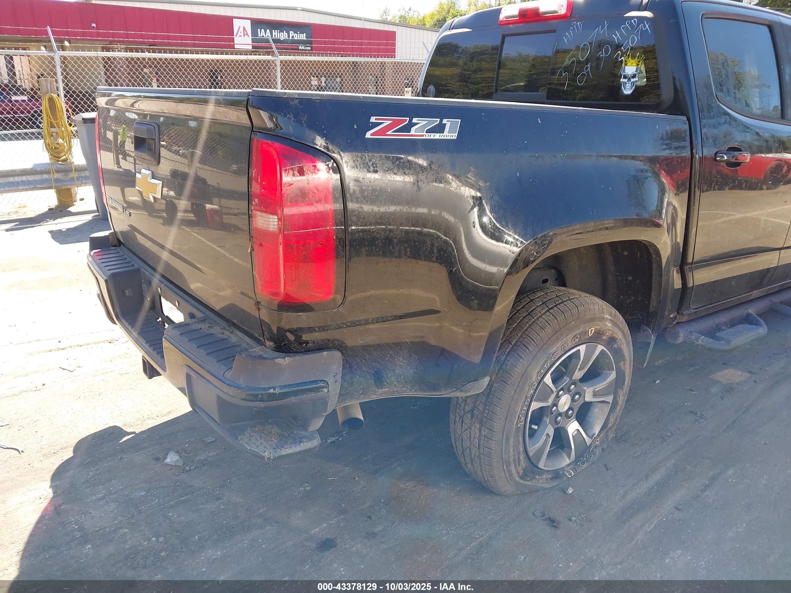 CHEVROLET COLORADO image 6