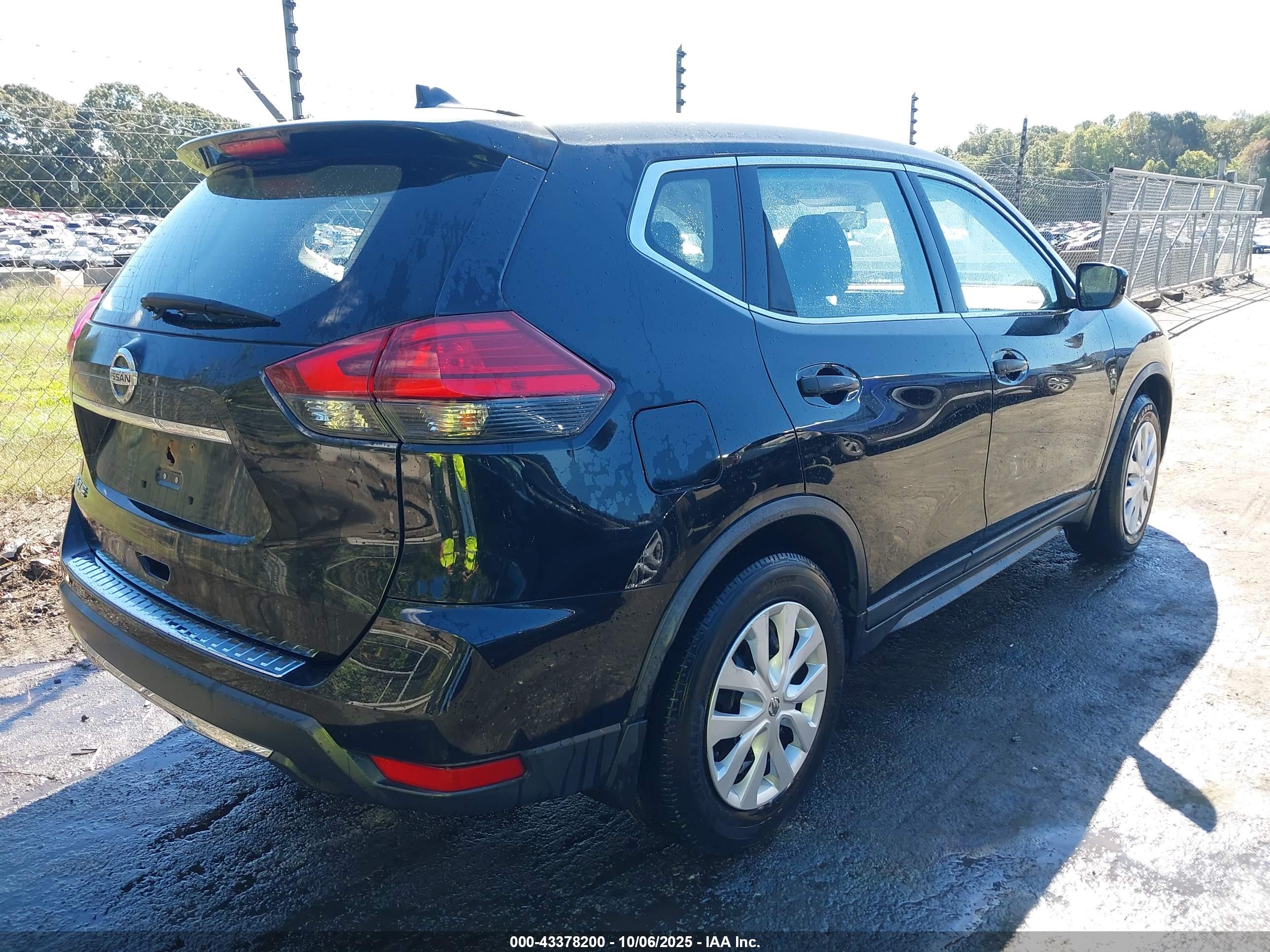 NISSAN ROGUE image 4