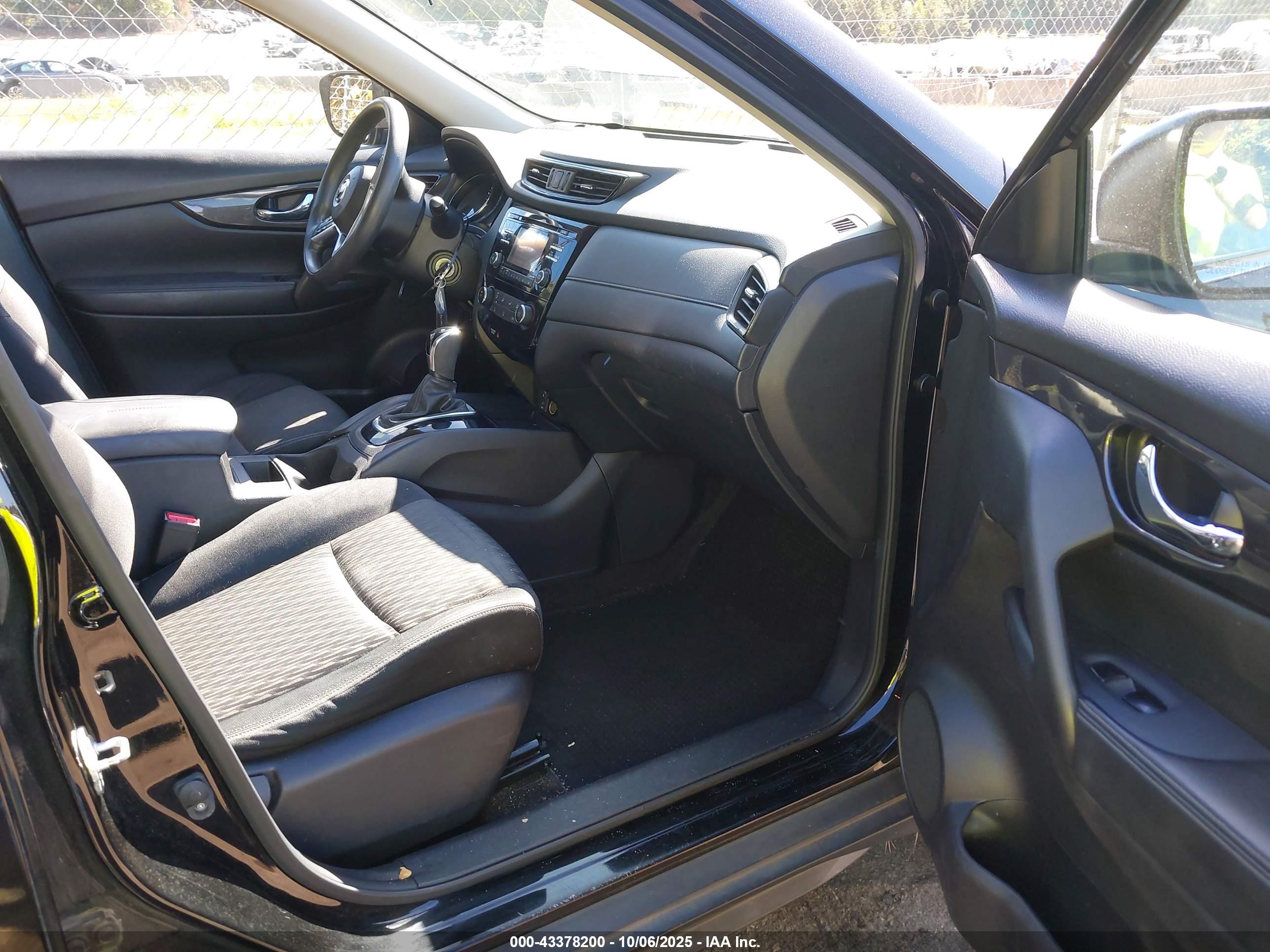NISSAN ROGUE image 5
