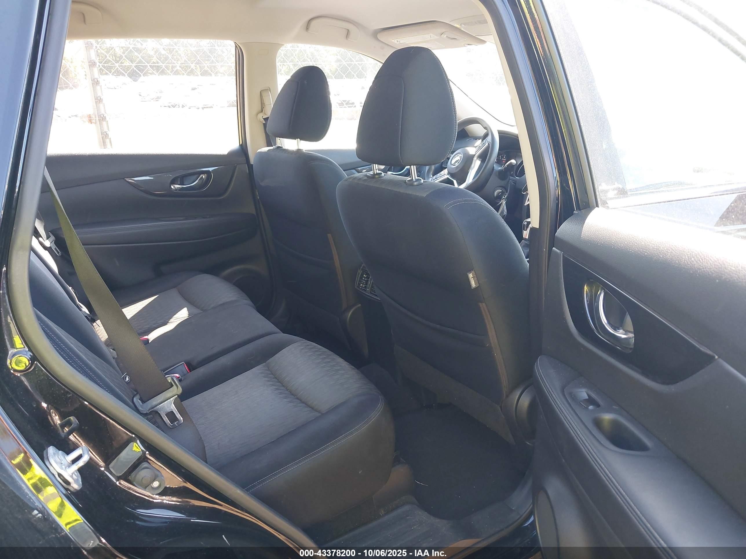 NISSAN ROGUE image 8