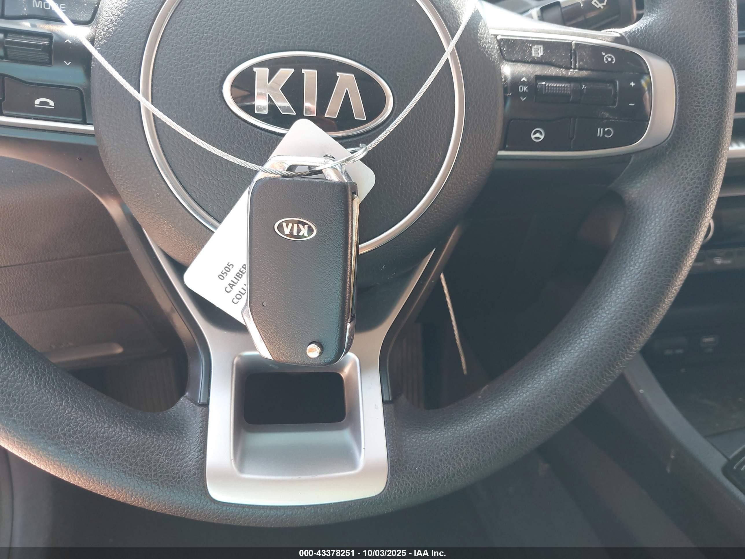 KIA K5 image 11