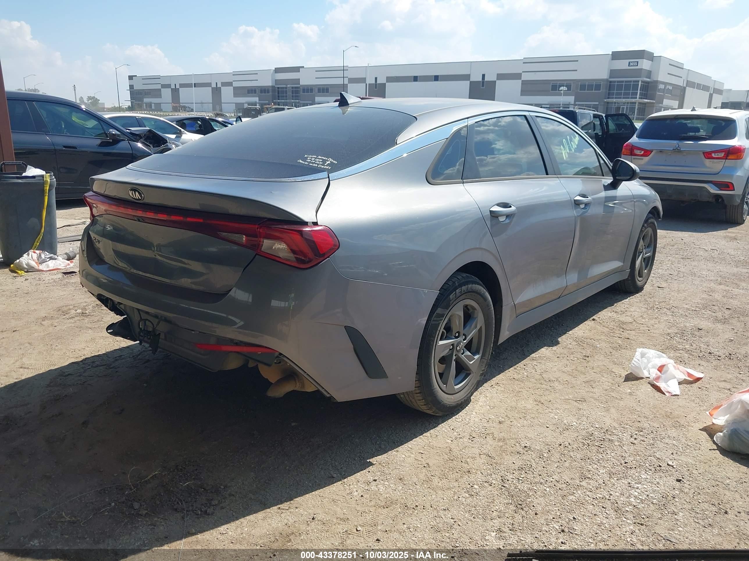 KIA K5 image 4