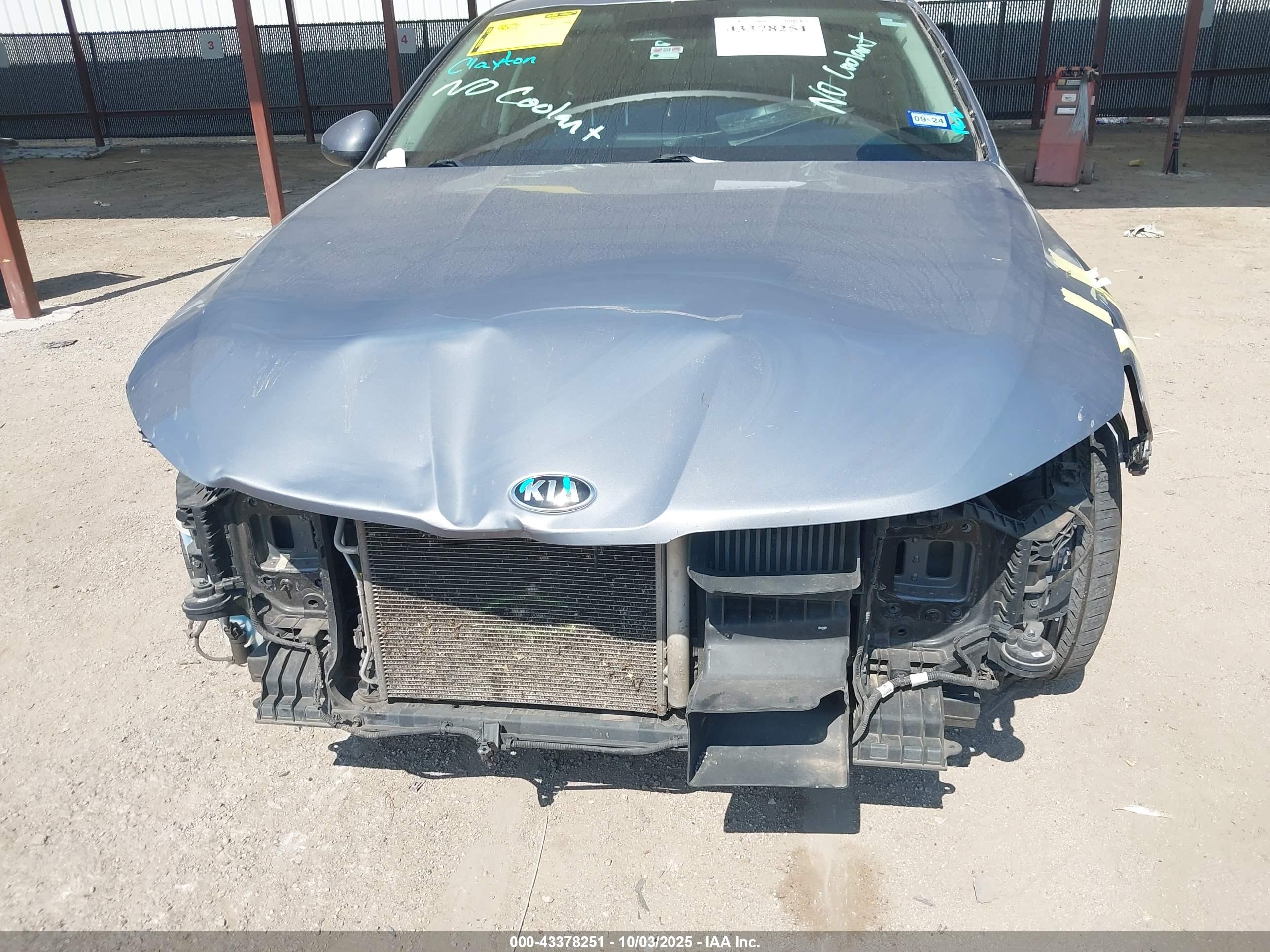 KIA K5 image 6