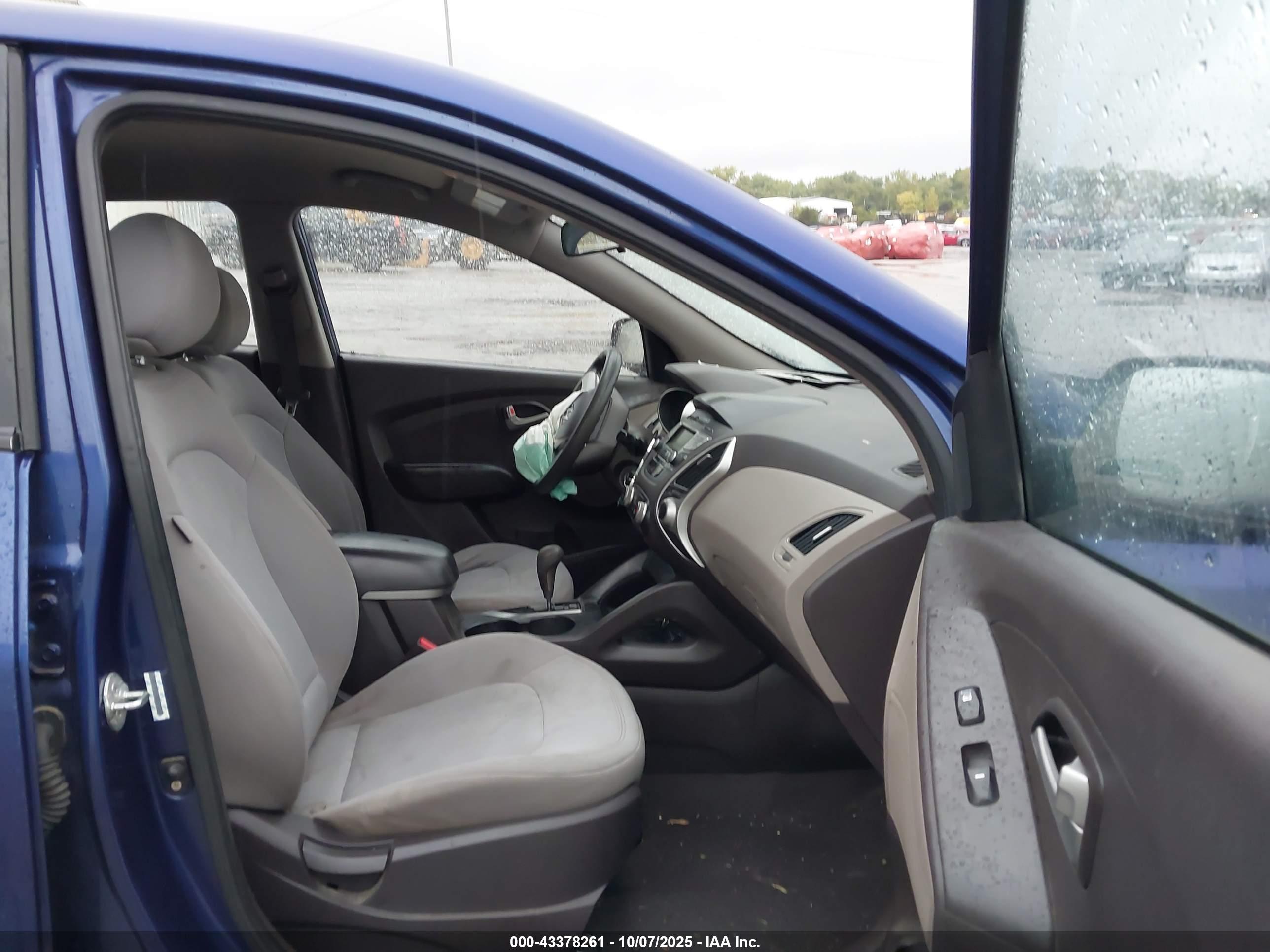 HYUNDAI TUCSON image 5