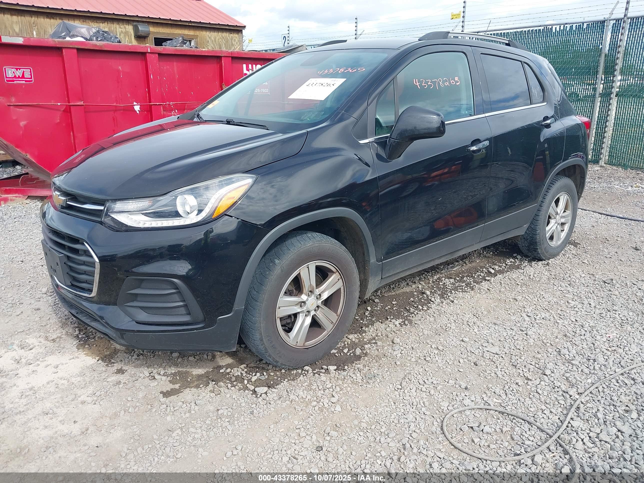 CHEVROLET TRAX image 2