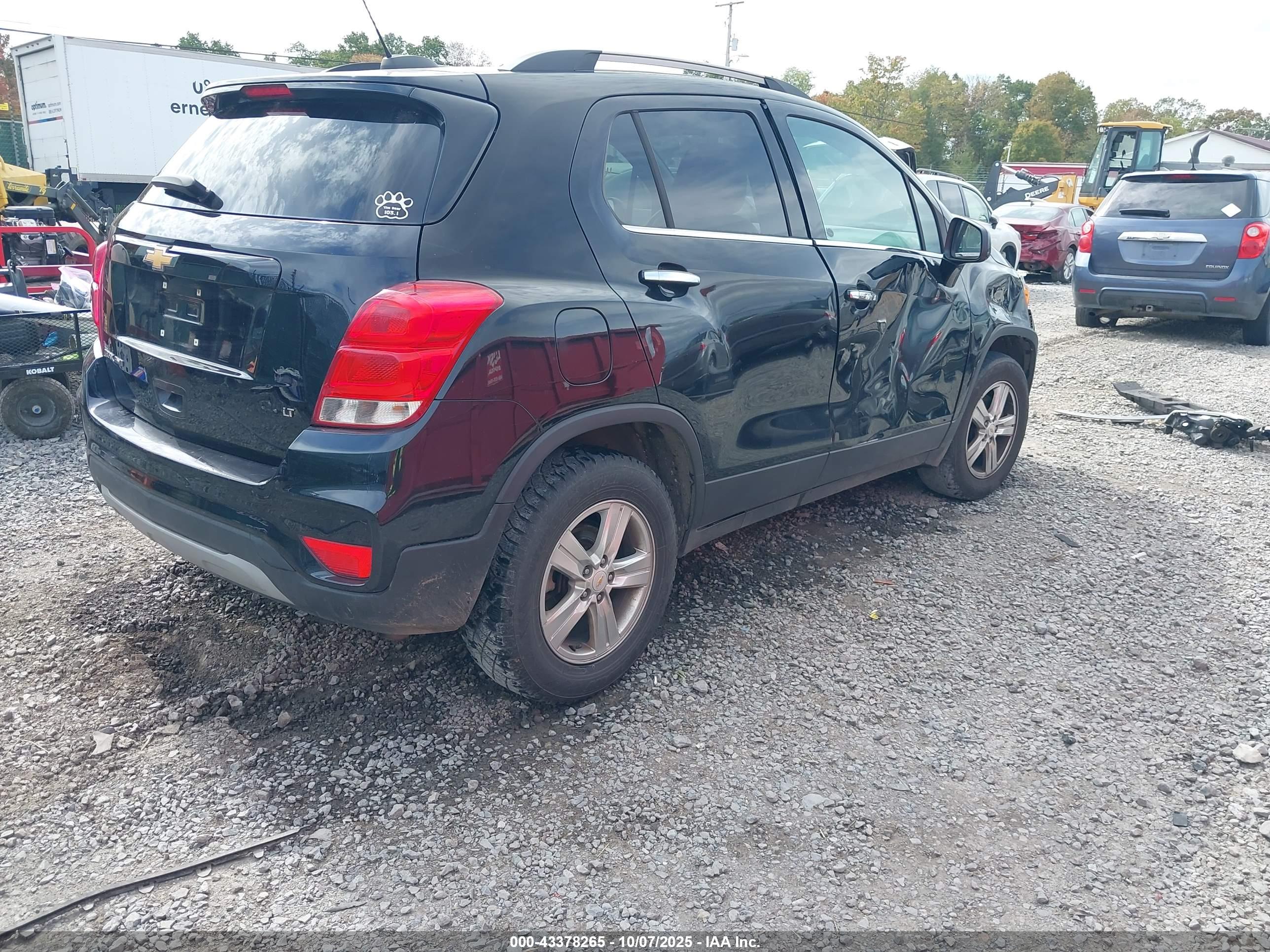 CHEVROLET TRAX image 4