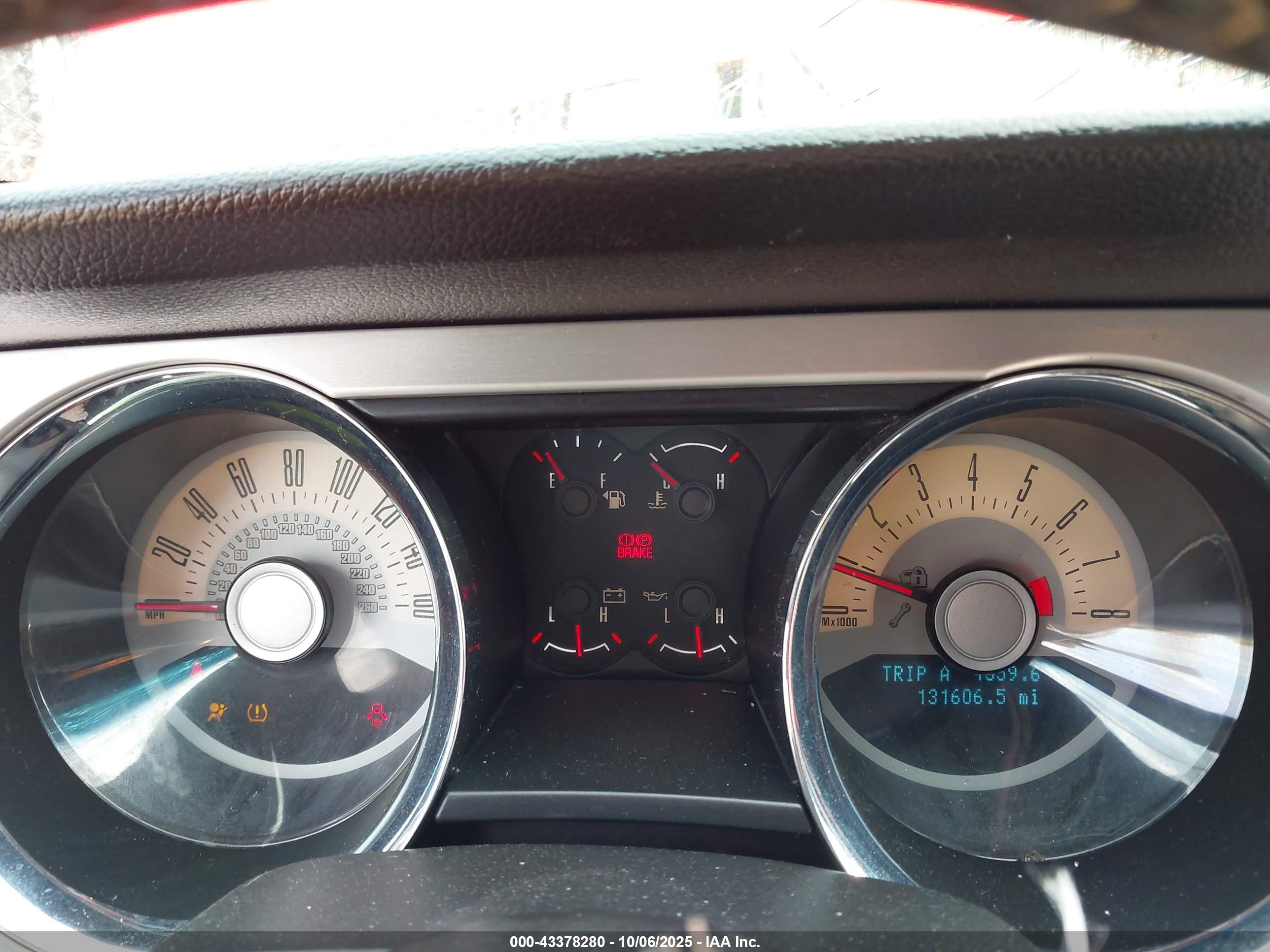 FORD MUSTANG image 7