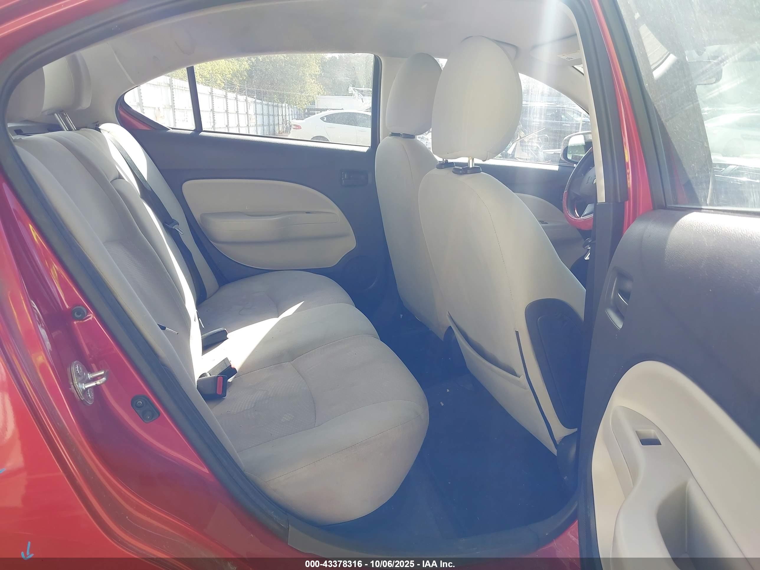 MITSUBISHI MIRAGE image 8