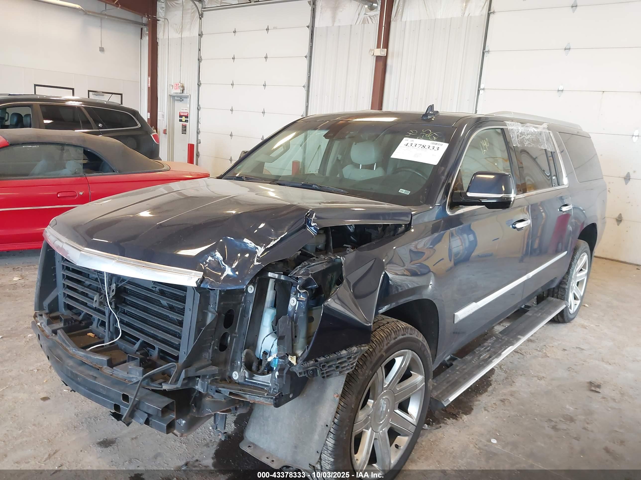 CADILLAC ESCALADE image 2