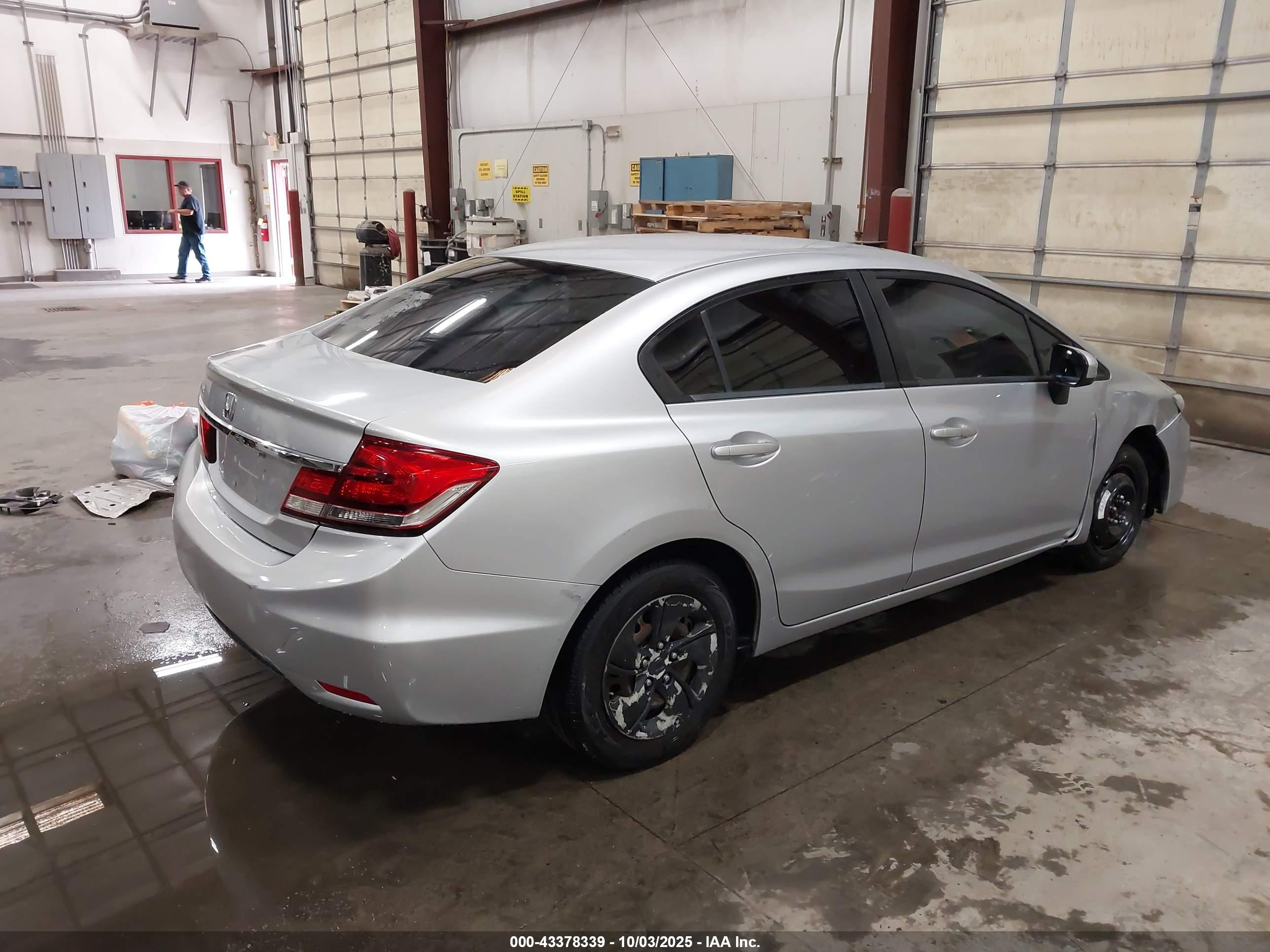 HONDA CIVIC image 4