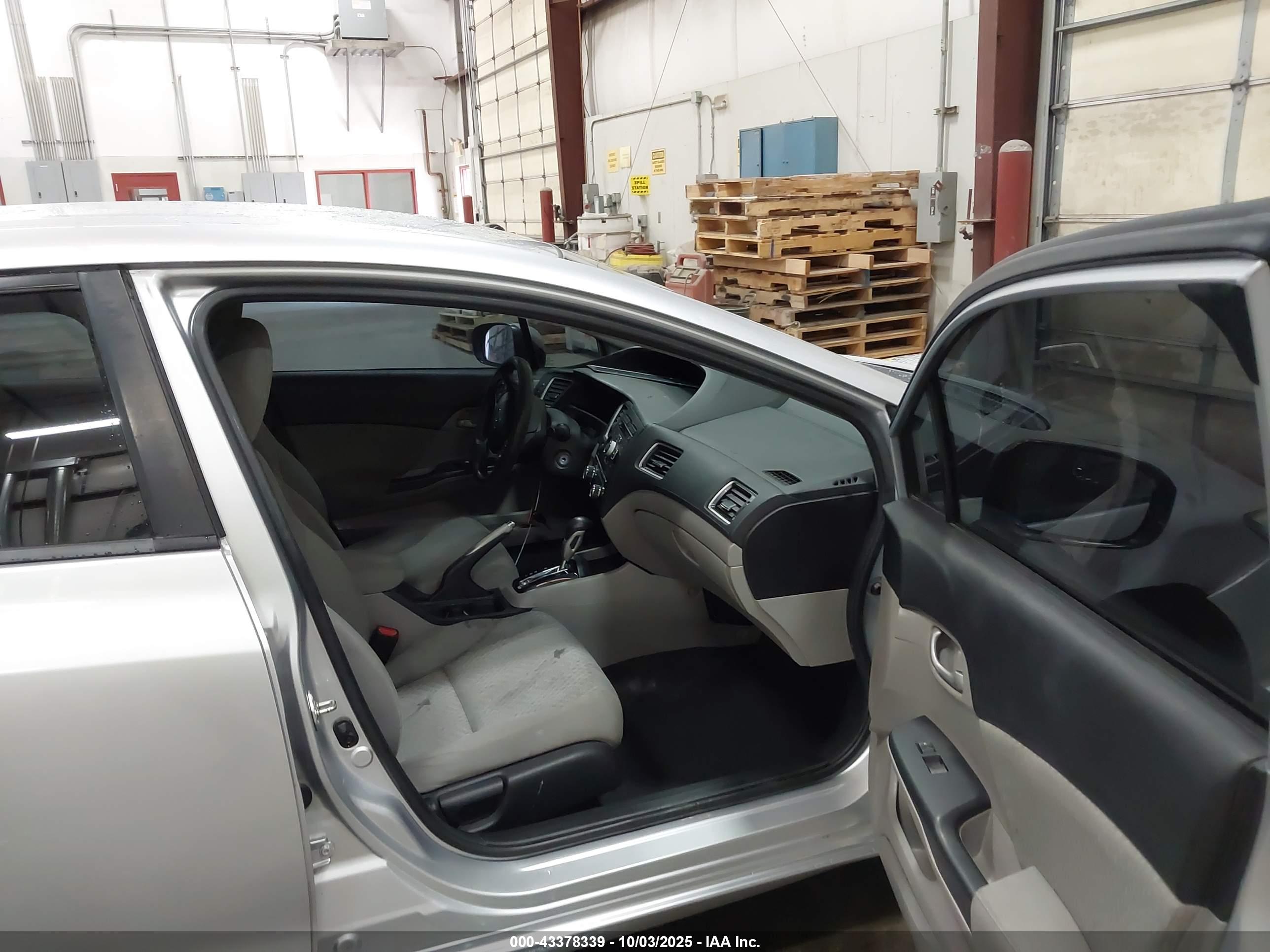 HONDA CIVIC image 5