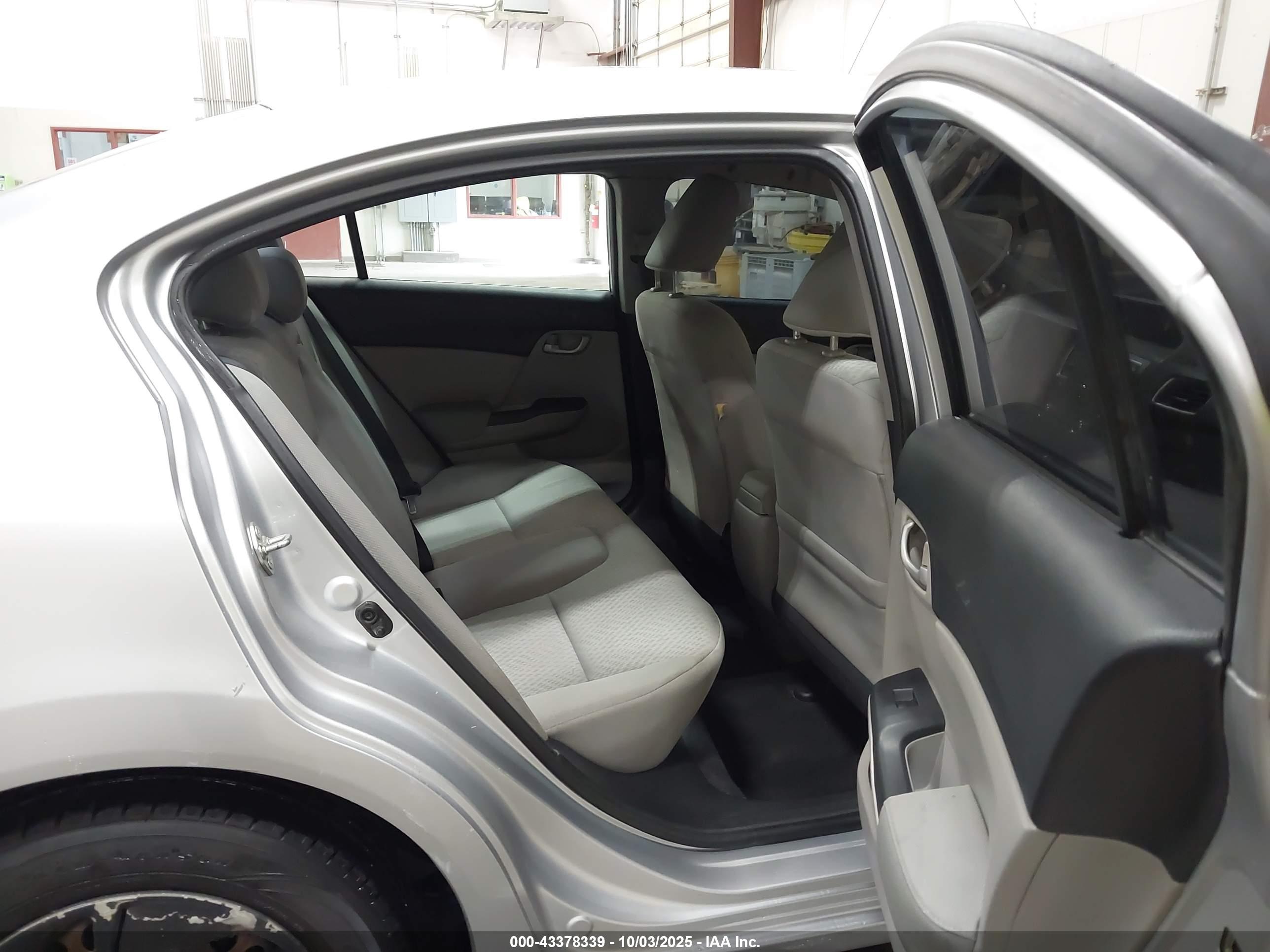HONDA CIVIC image 8