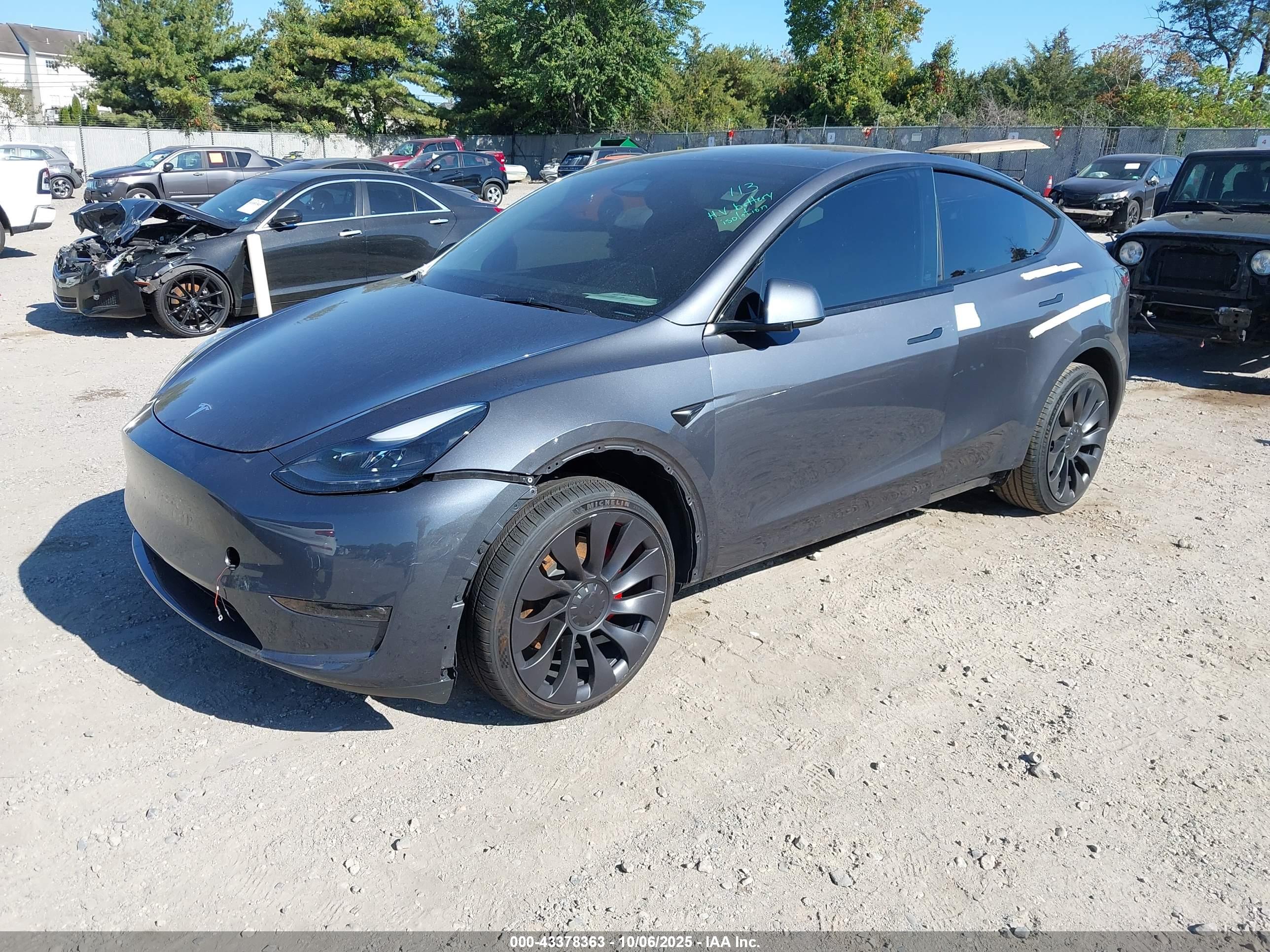 TESLA MODEL image 2