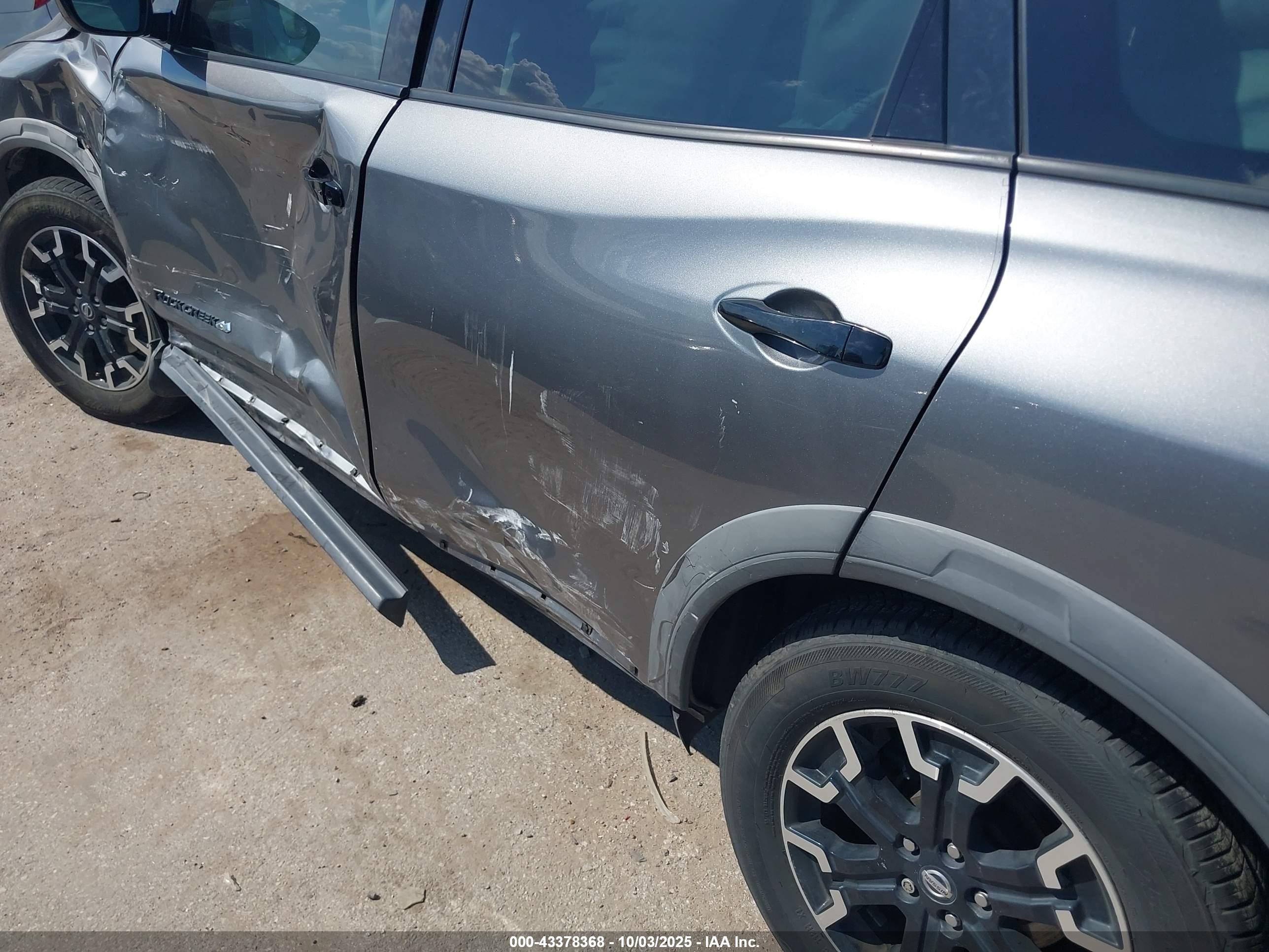 NISSAN PATHFINDER image 6