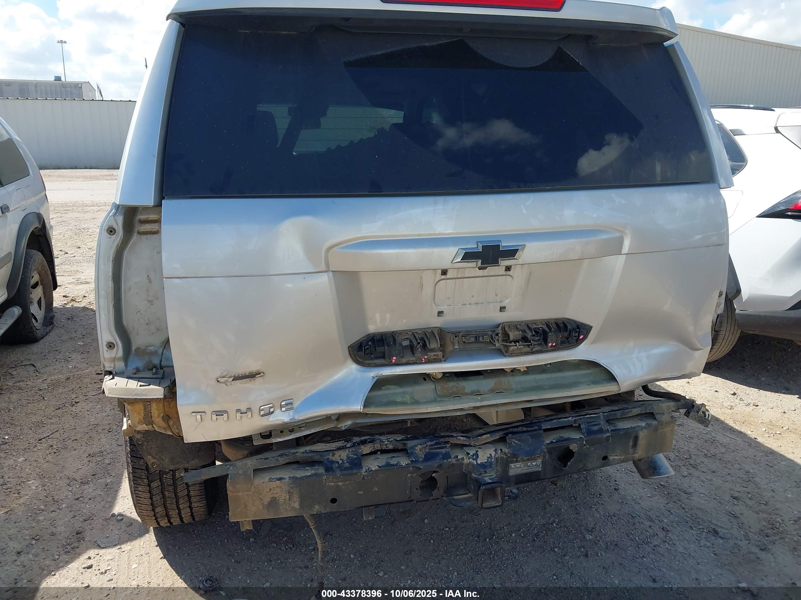 CHEVROLET TAHOE image 6