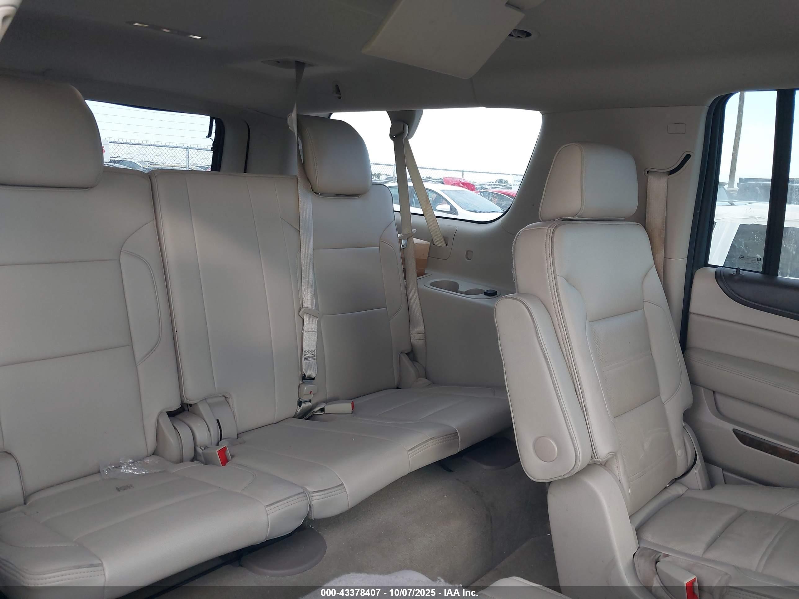 GMC YUKON image 8