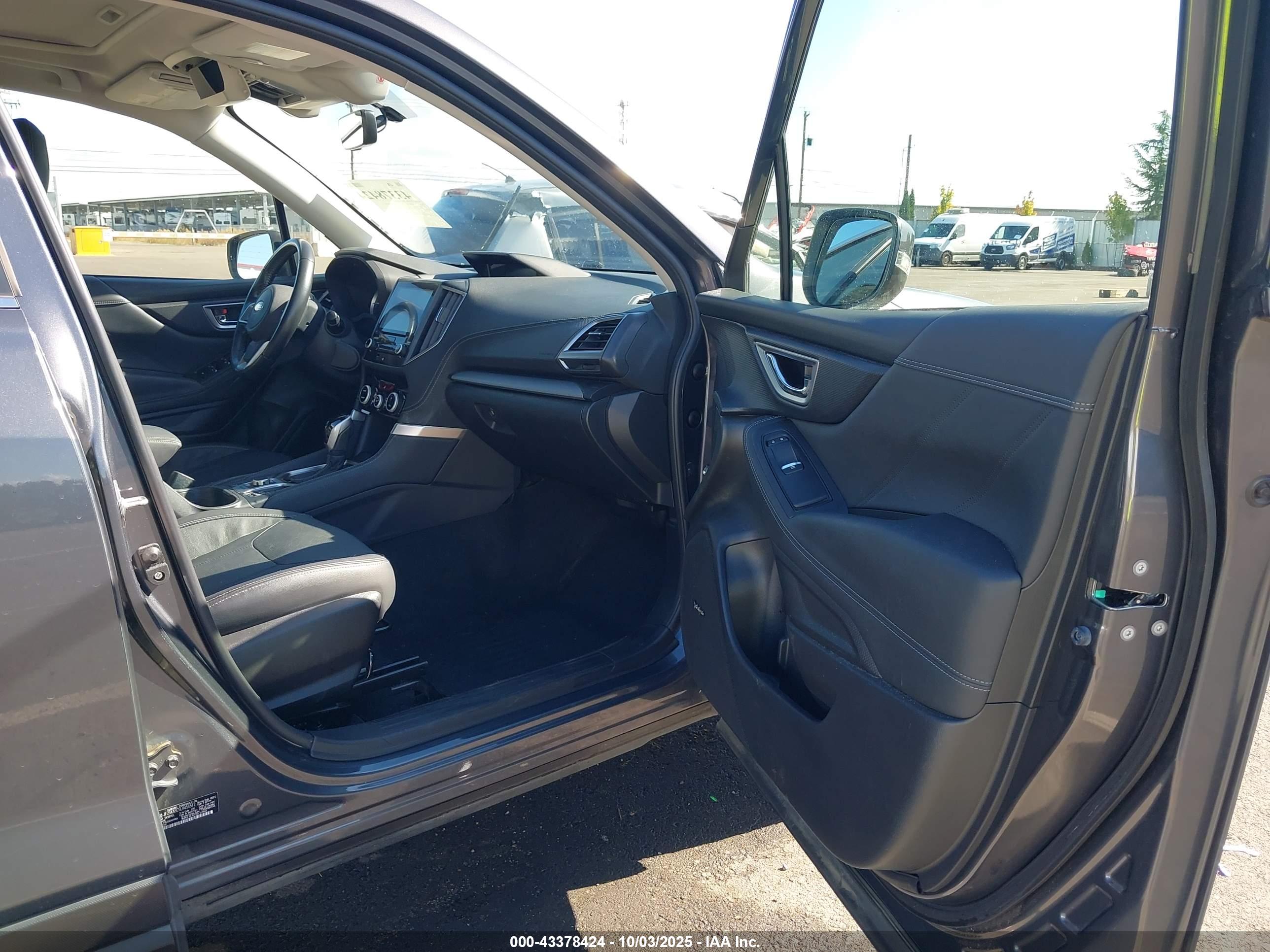 SUBARU FORESTER image 5