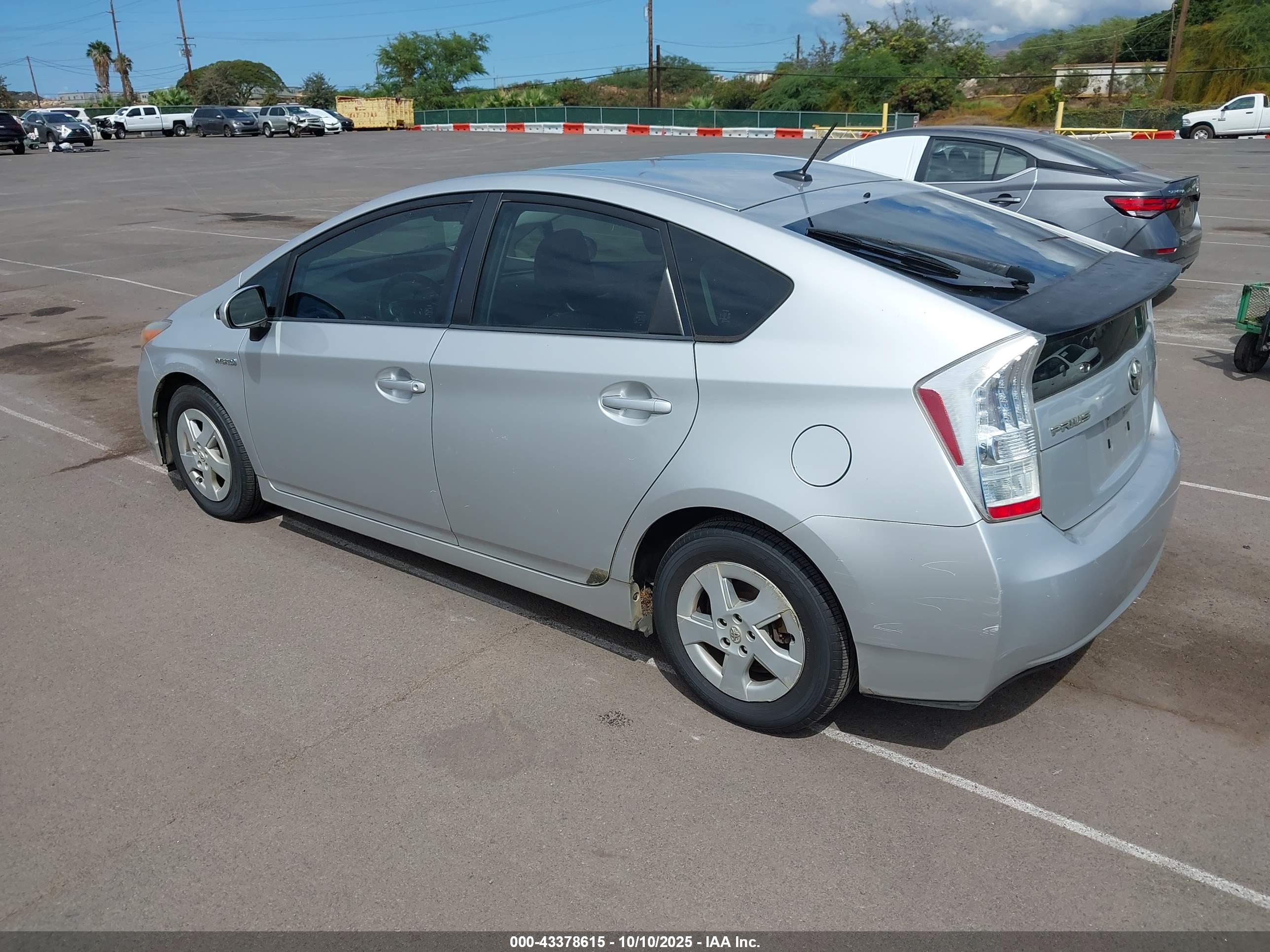 TOYOTA PRIUS image 3