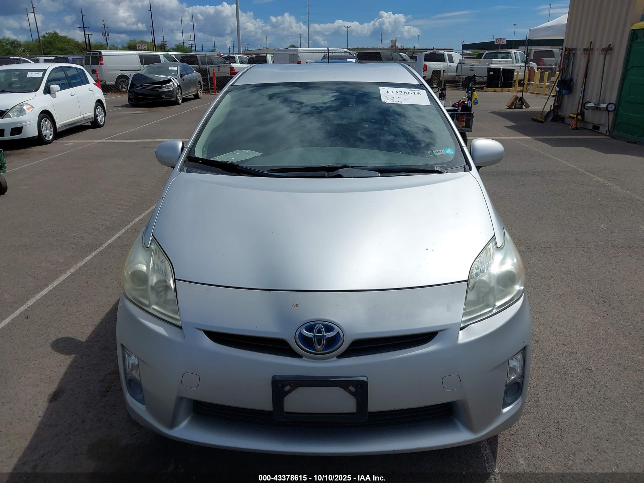 TOYOTA PRIUS image 6