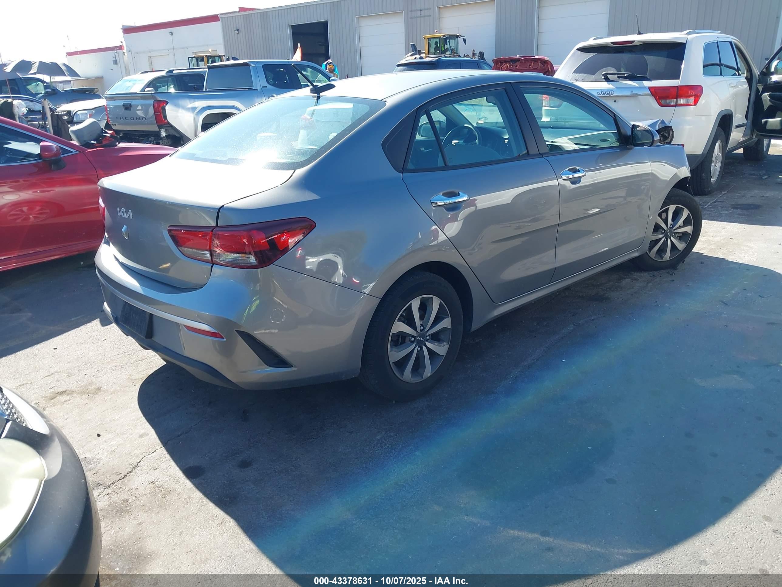 KIA RIO image 4