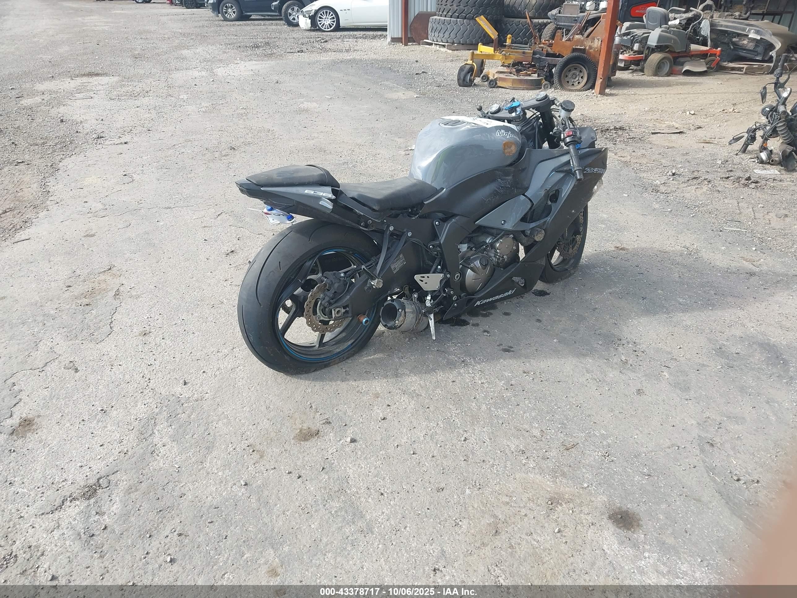 KAWASAKI ZX636 image 4