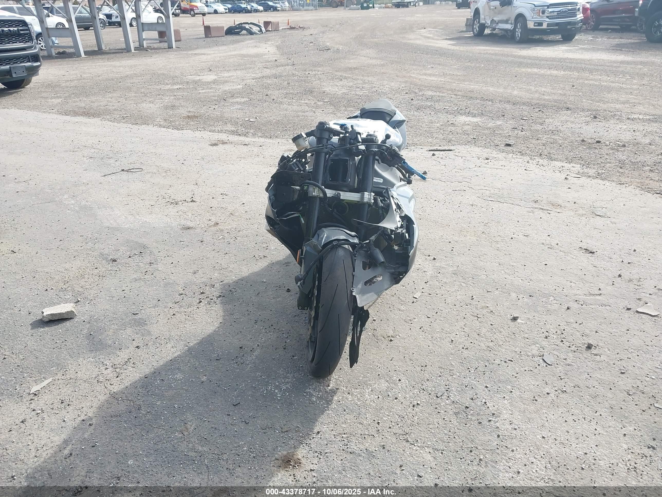 KAWASAKI ZX636 image 5