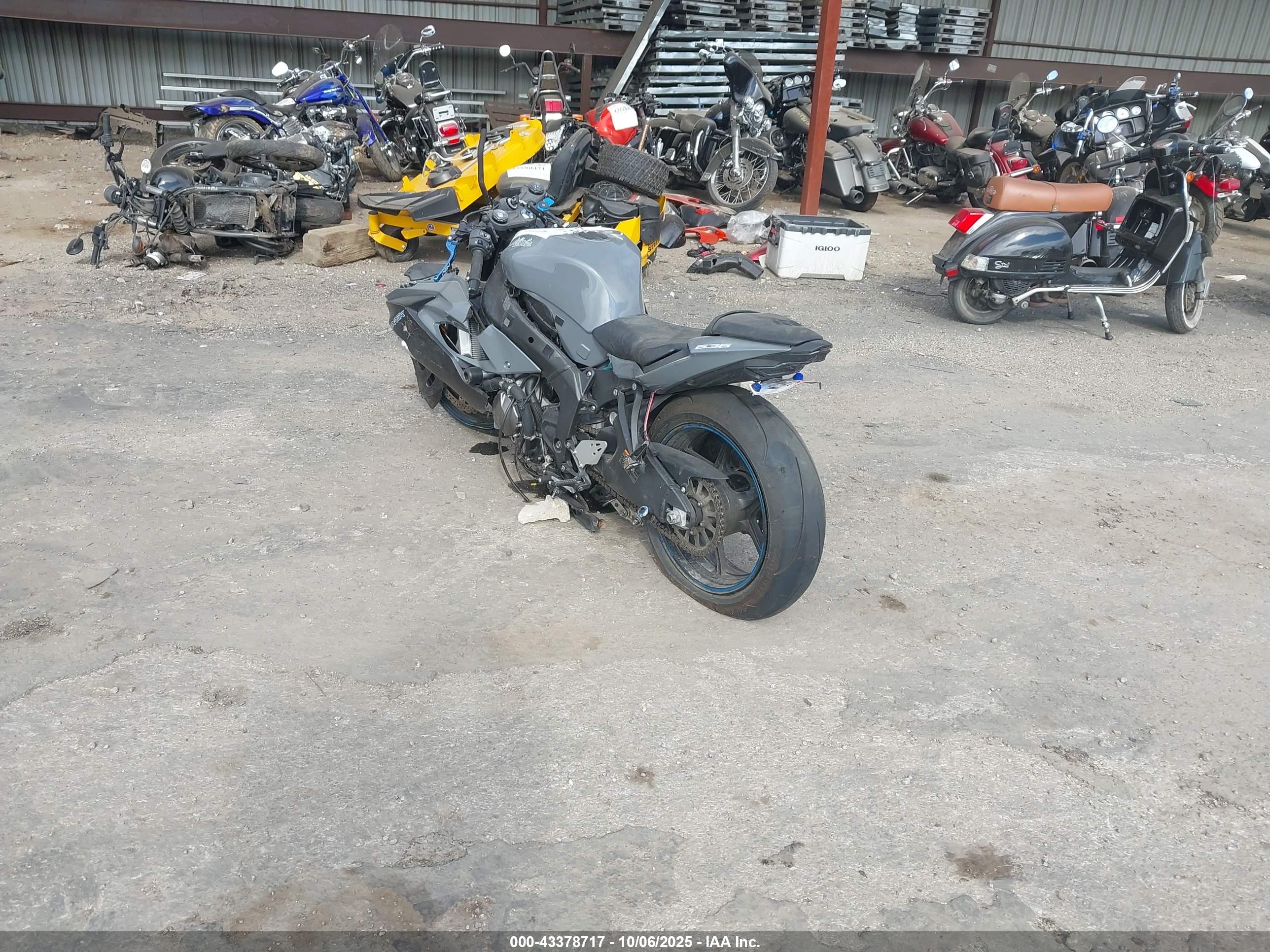 KAWASAKI ZX636 image 6