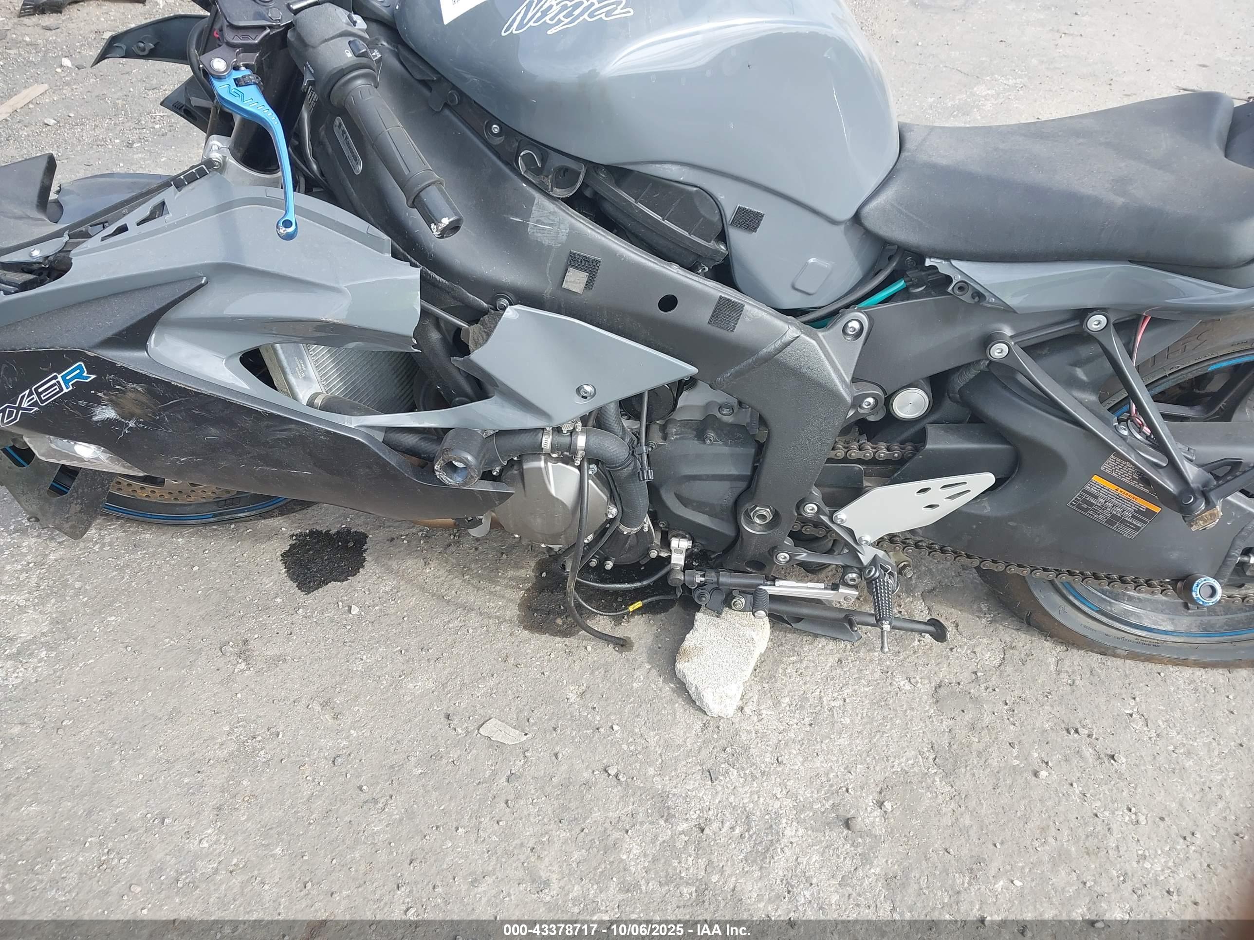 KAWASAKI ZX636 image 9