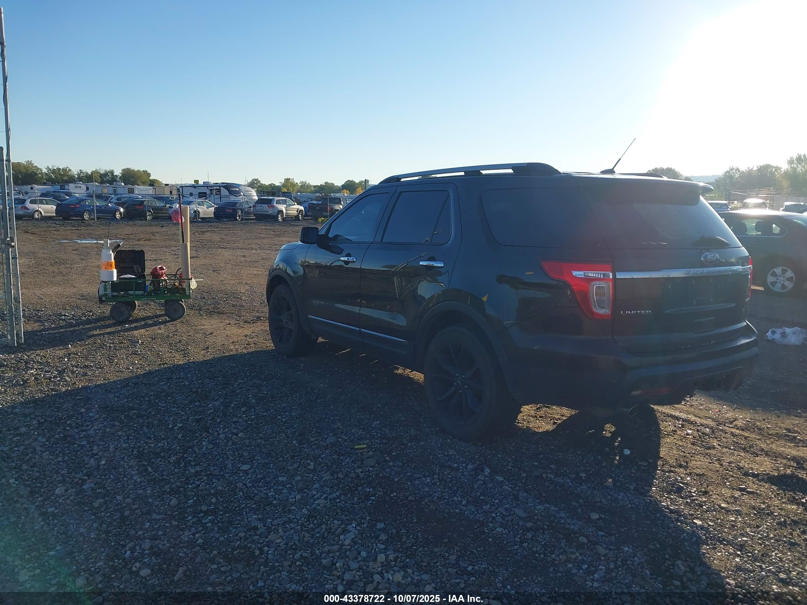 FORD EXPLORER image 3