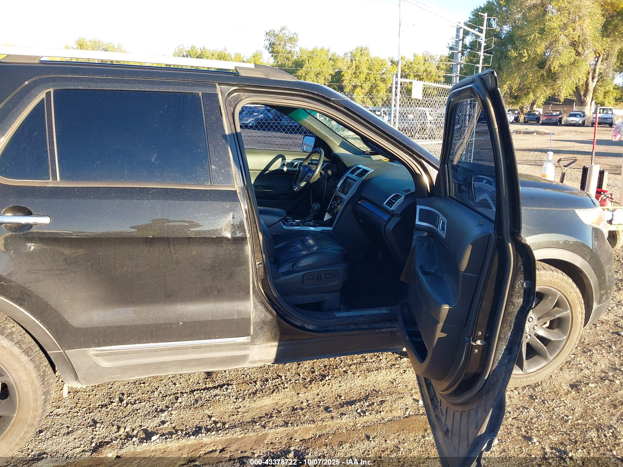 FORD EXPLORER image 5