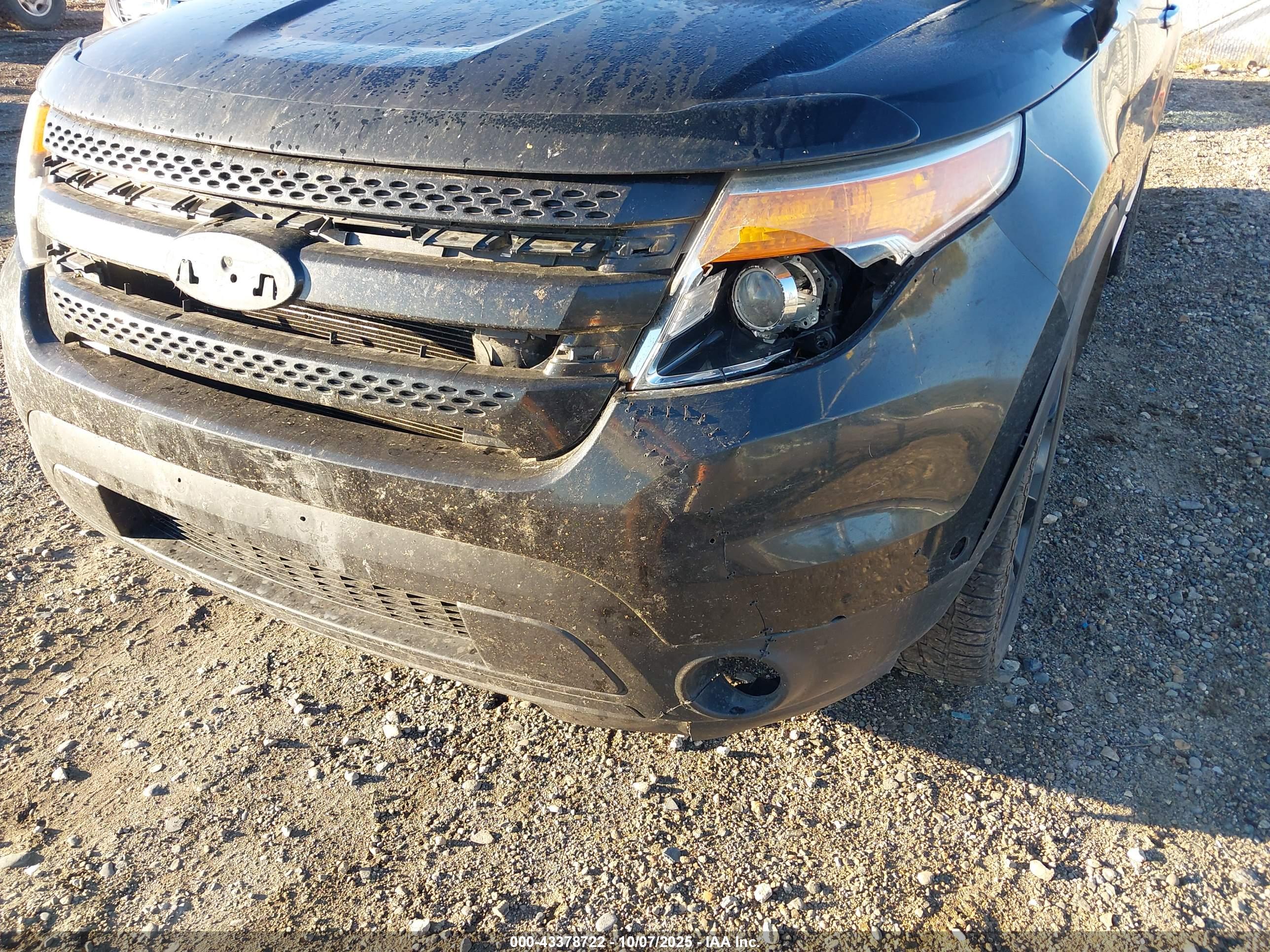 FORD EXPLORER image 6
