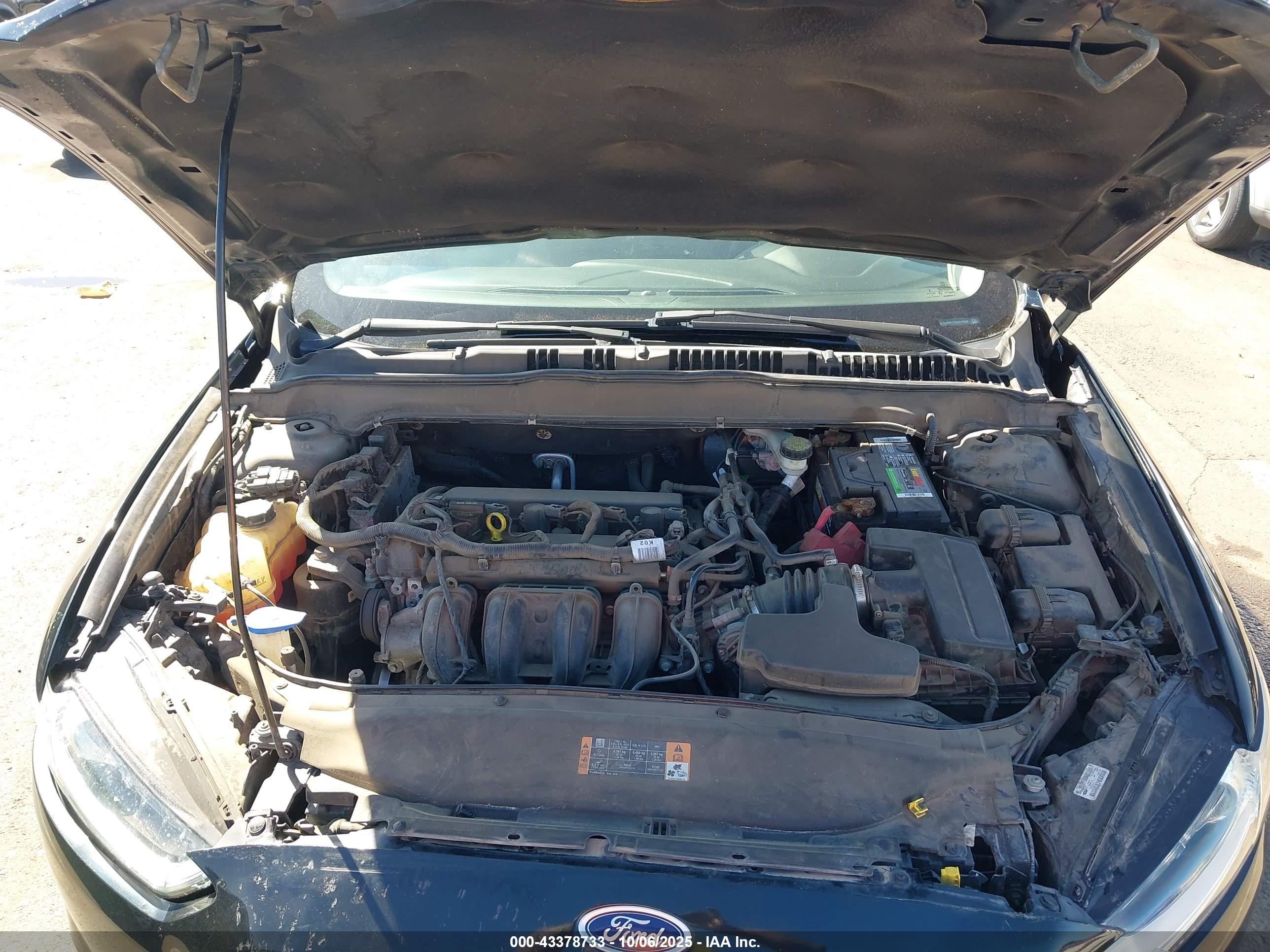 FORD FUSION image 10