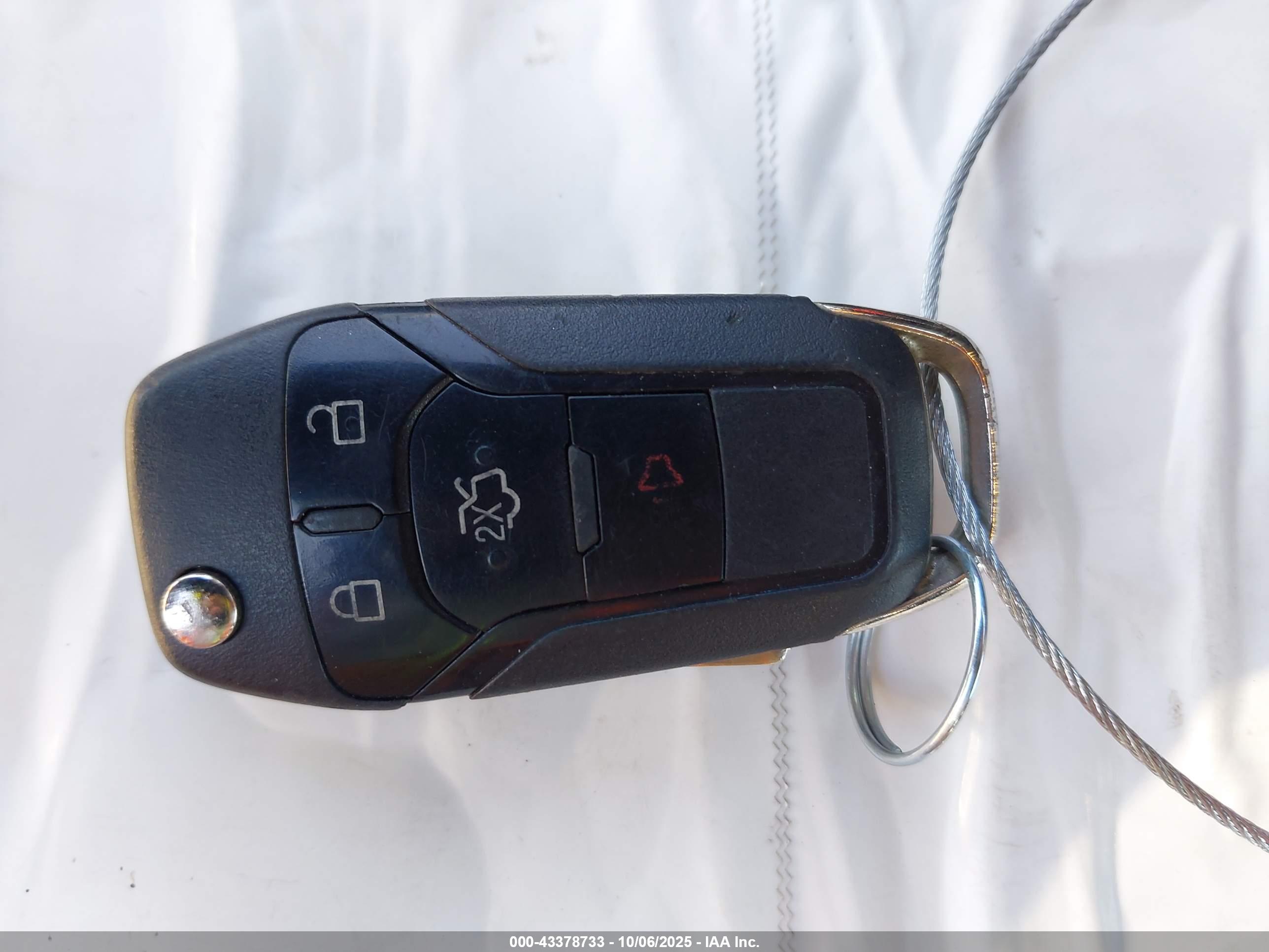 FORD FUSION image 11