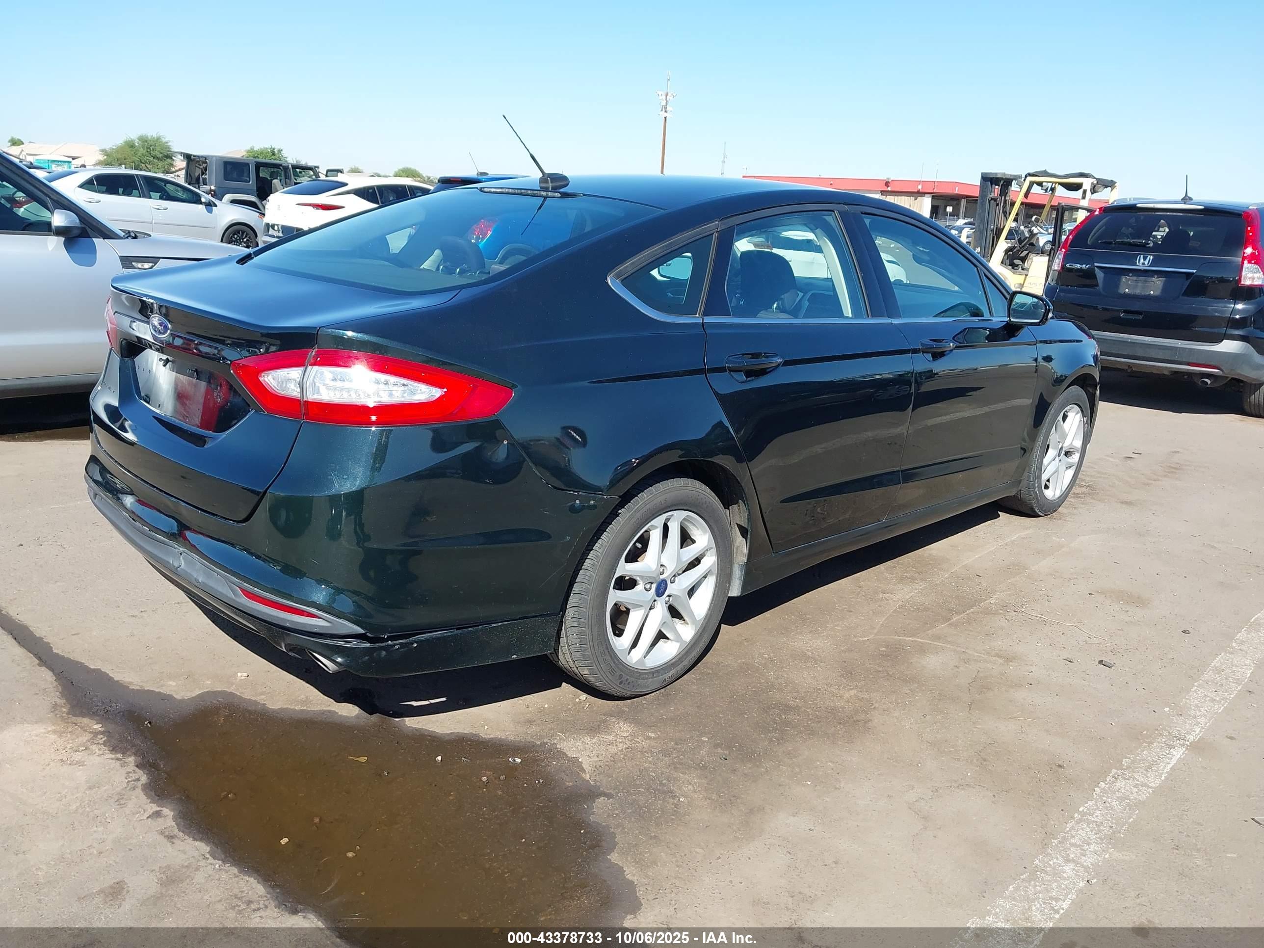 FORD FUSION image 4