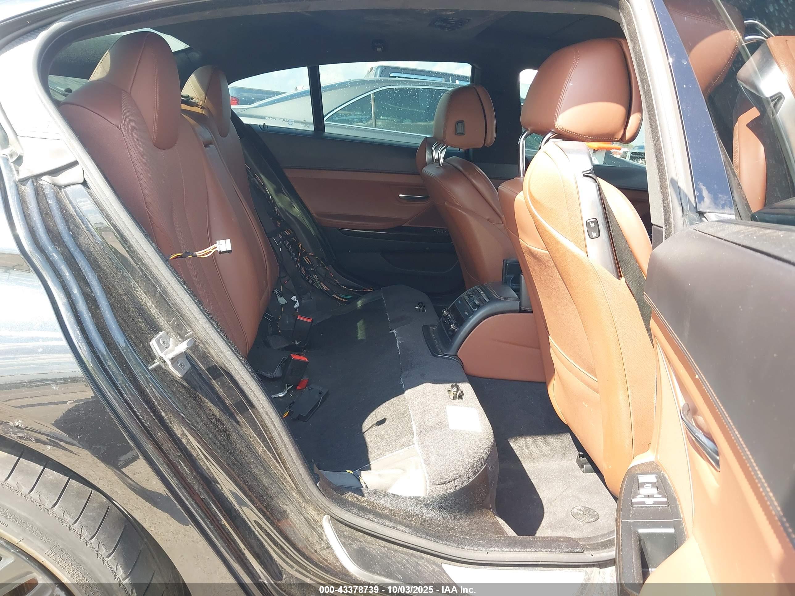 BMW 650I image 8