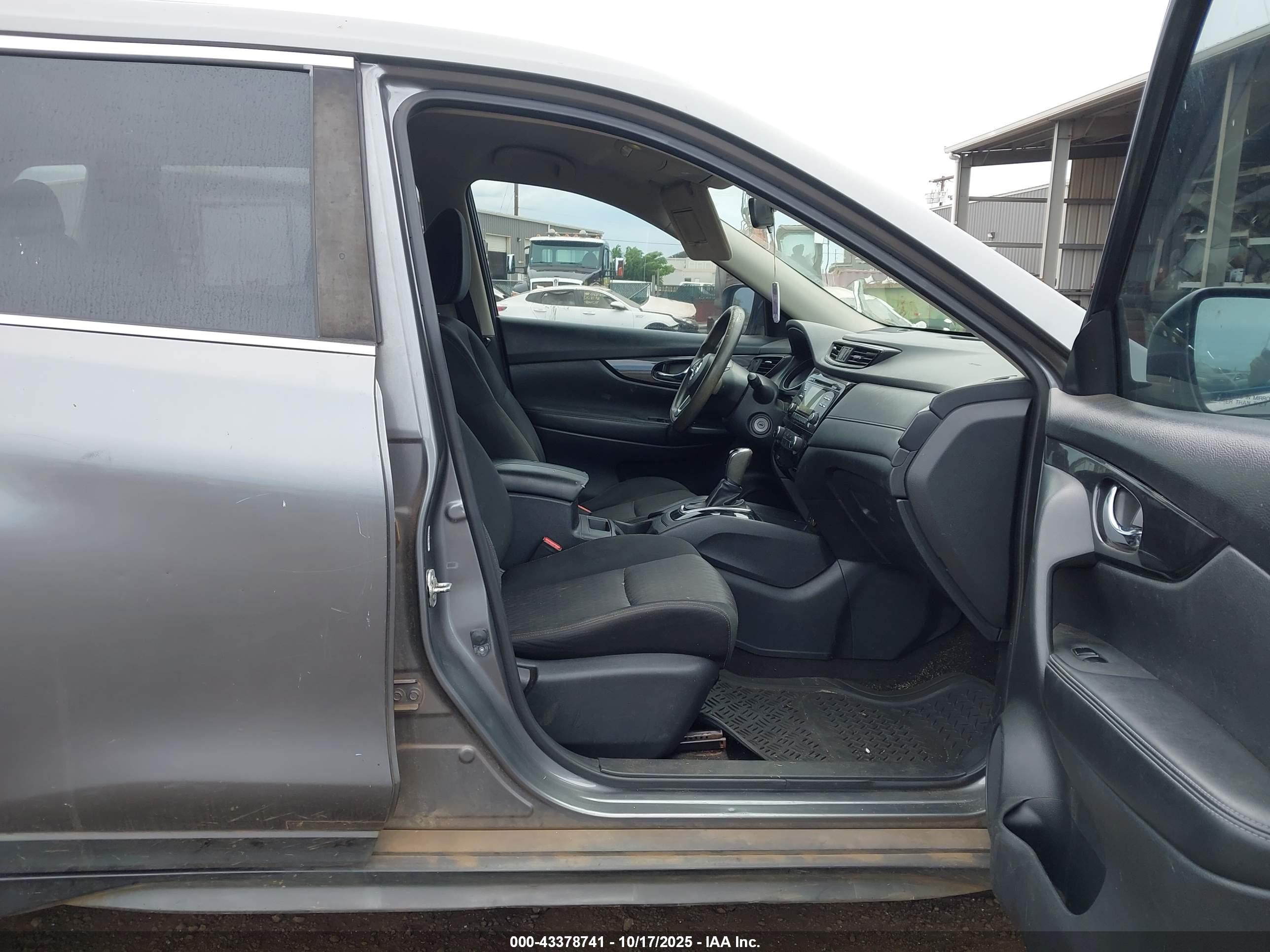 NISSAN ROGUE image 5