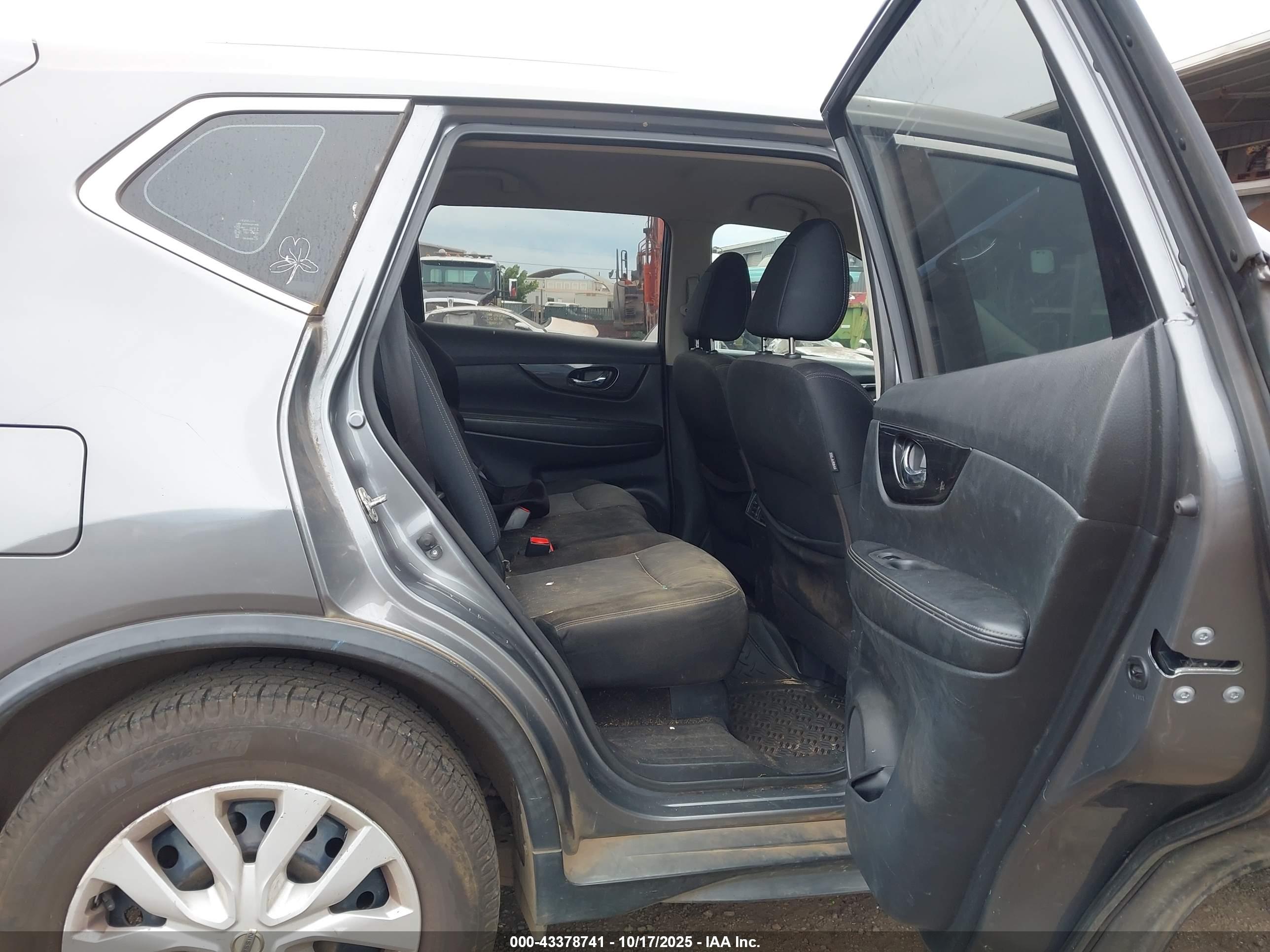 NISSAN ROGUE image 8