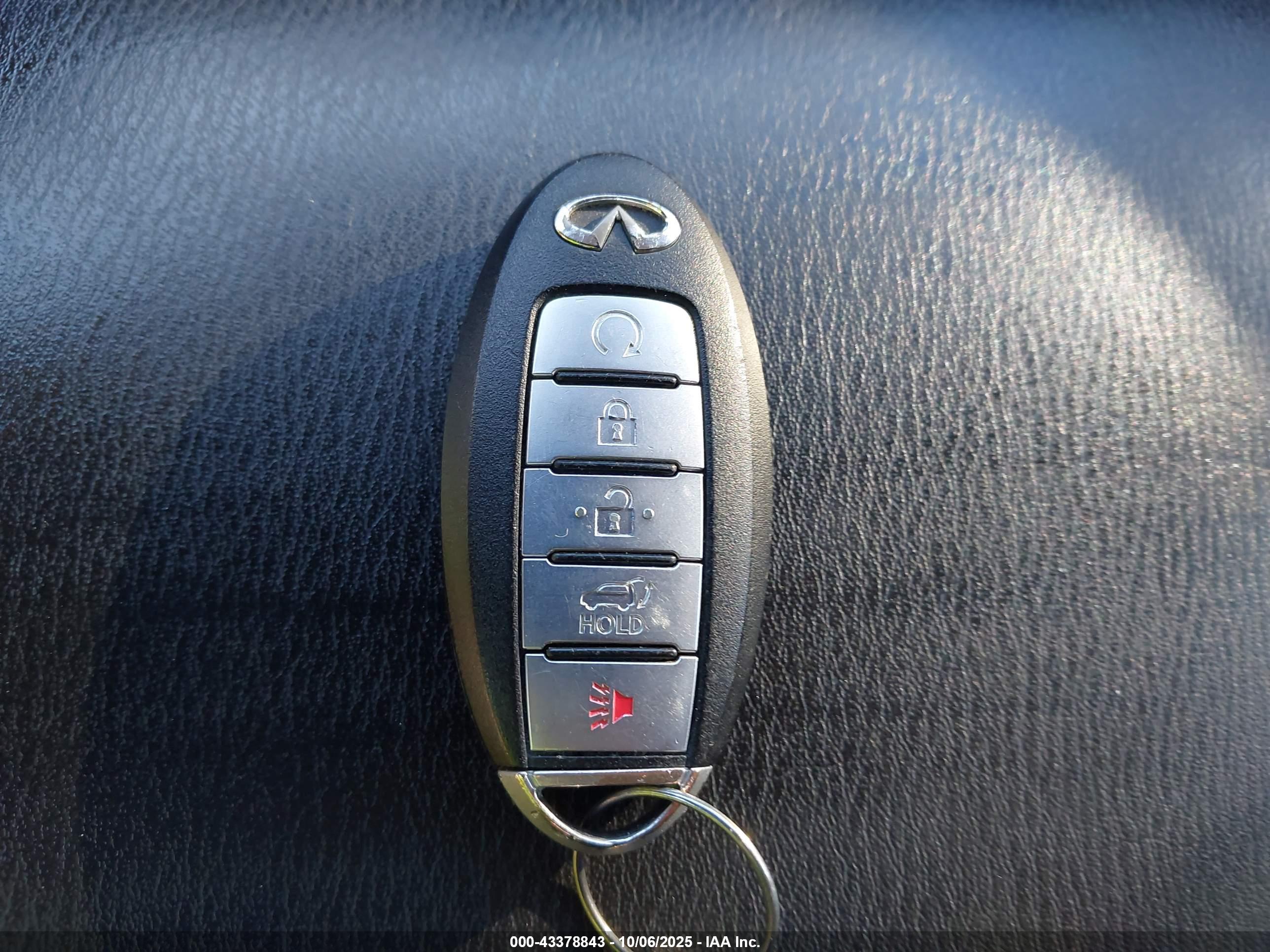 INFINITI QX80 image 11