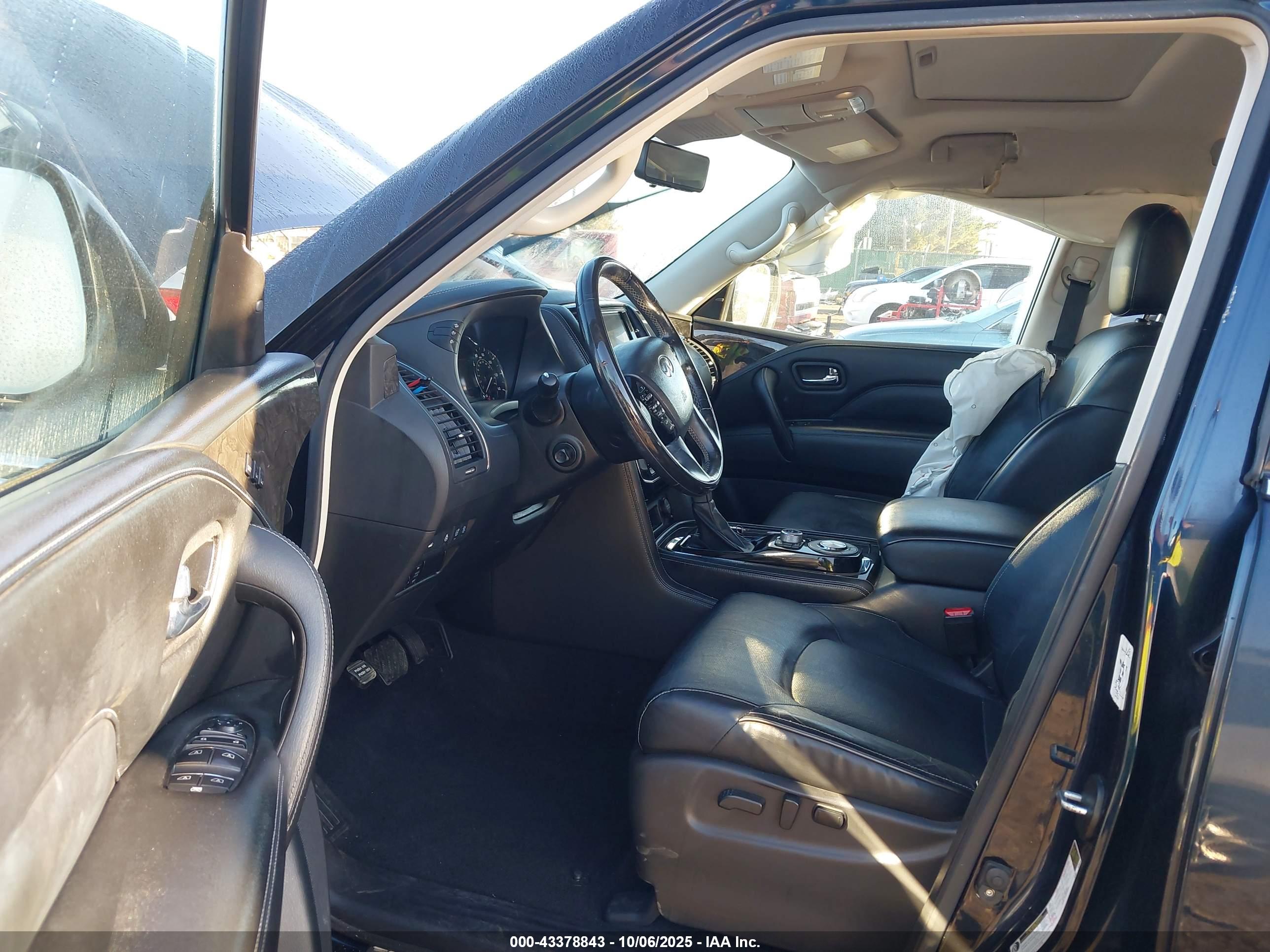 INFINITI QX80 image 5