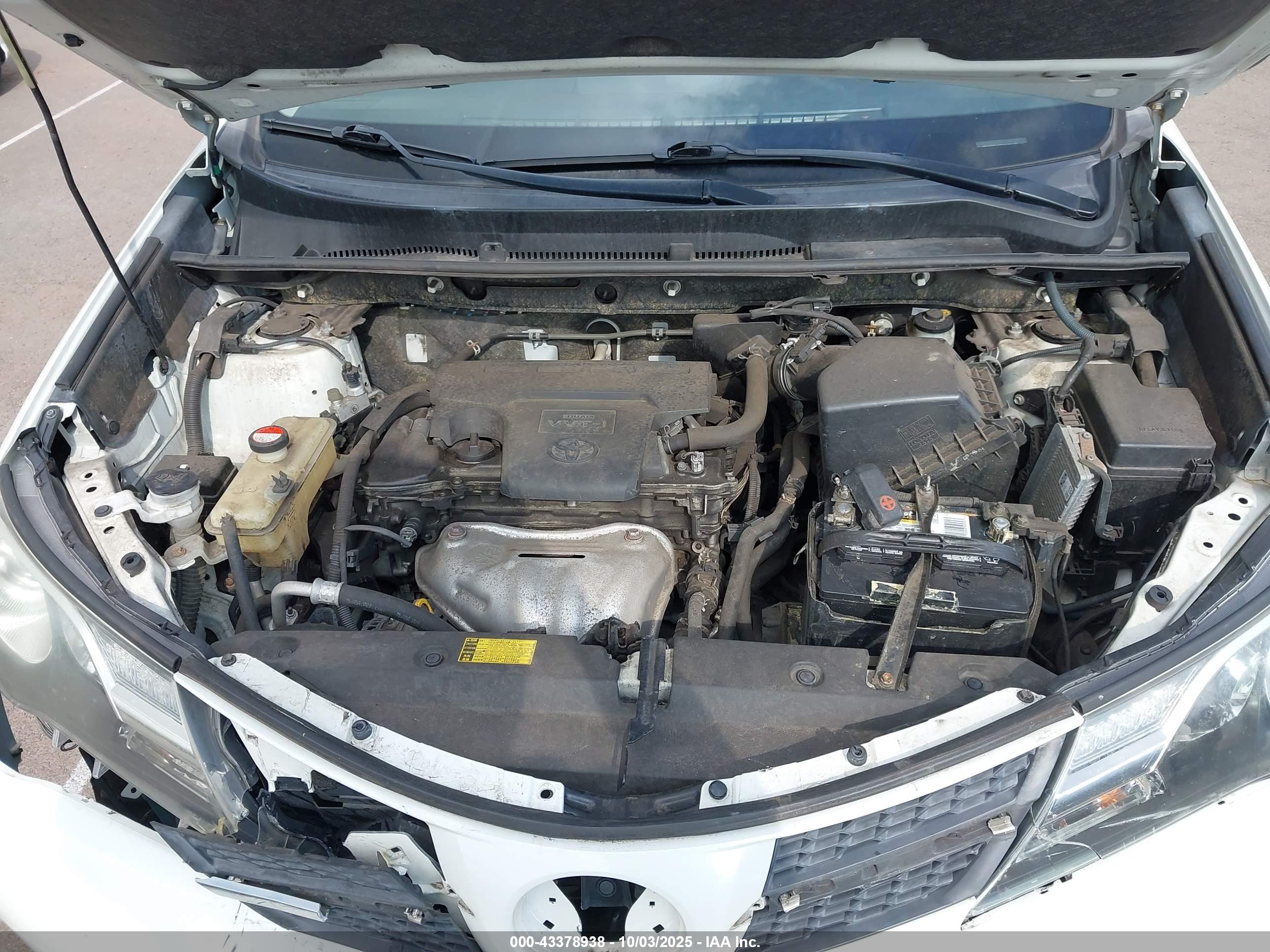 TOYOTA RAV4 image 10
